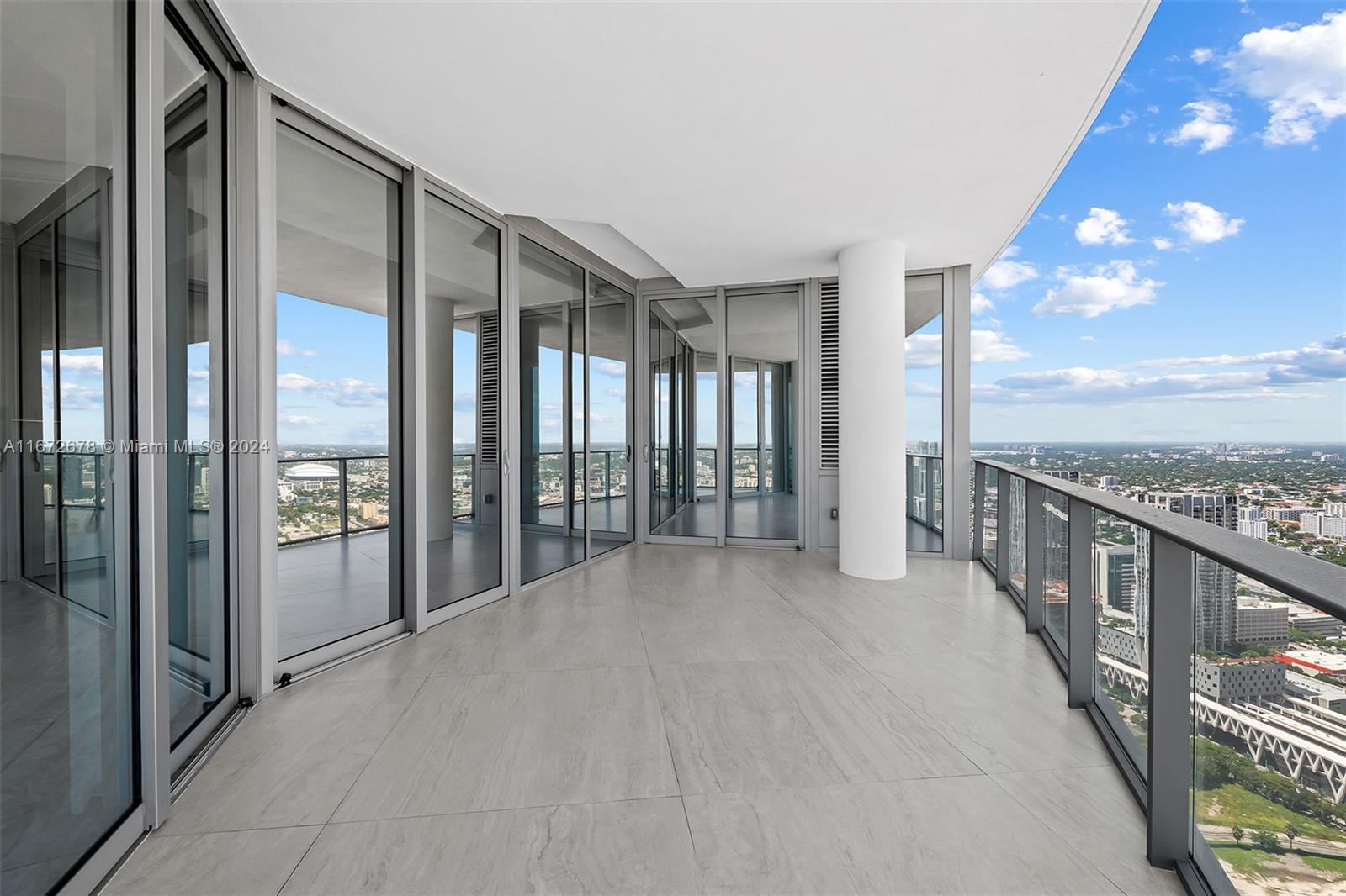 PARAMOUNT MIAMI WORLDCENT - Residential