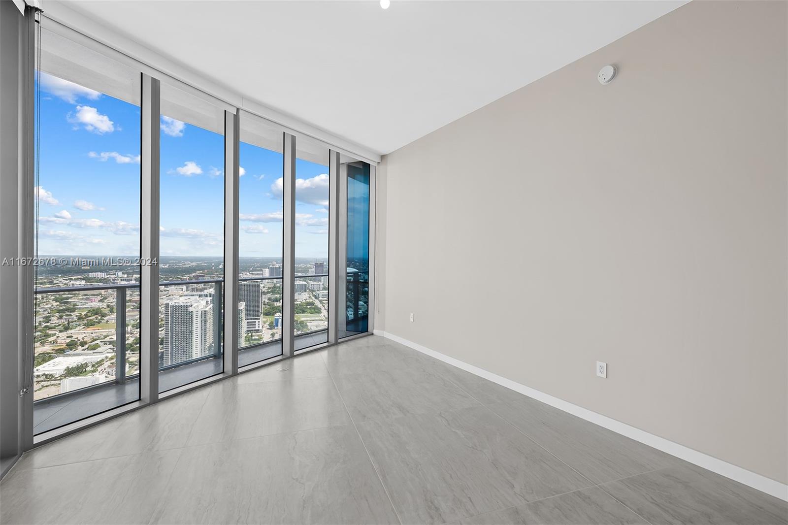 PARAMOUNT MIAMI WORLDCENT - Residential