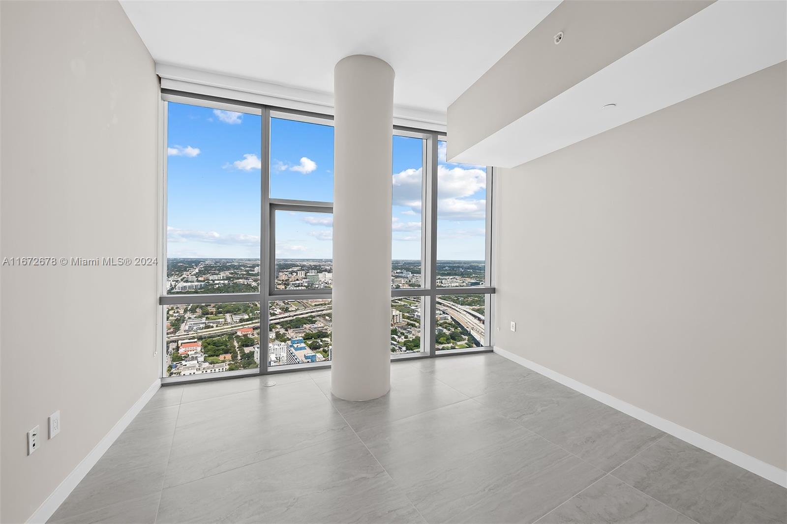 PARAMOUNT MIAMI WORLDCENT - Residential