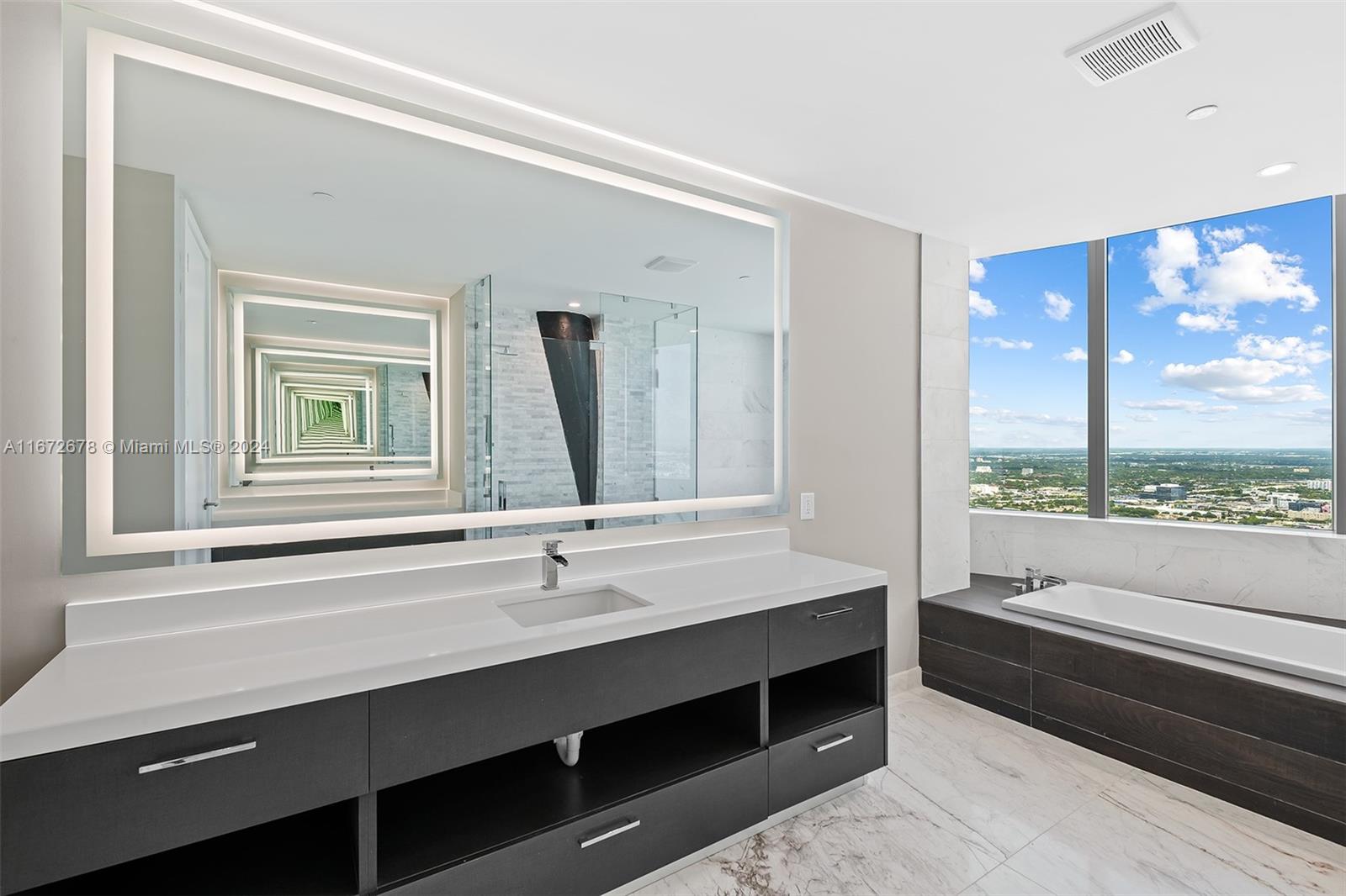 PARAMOUNT MIAMI WORLDCENT - Residential