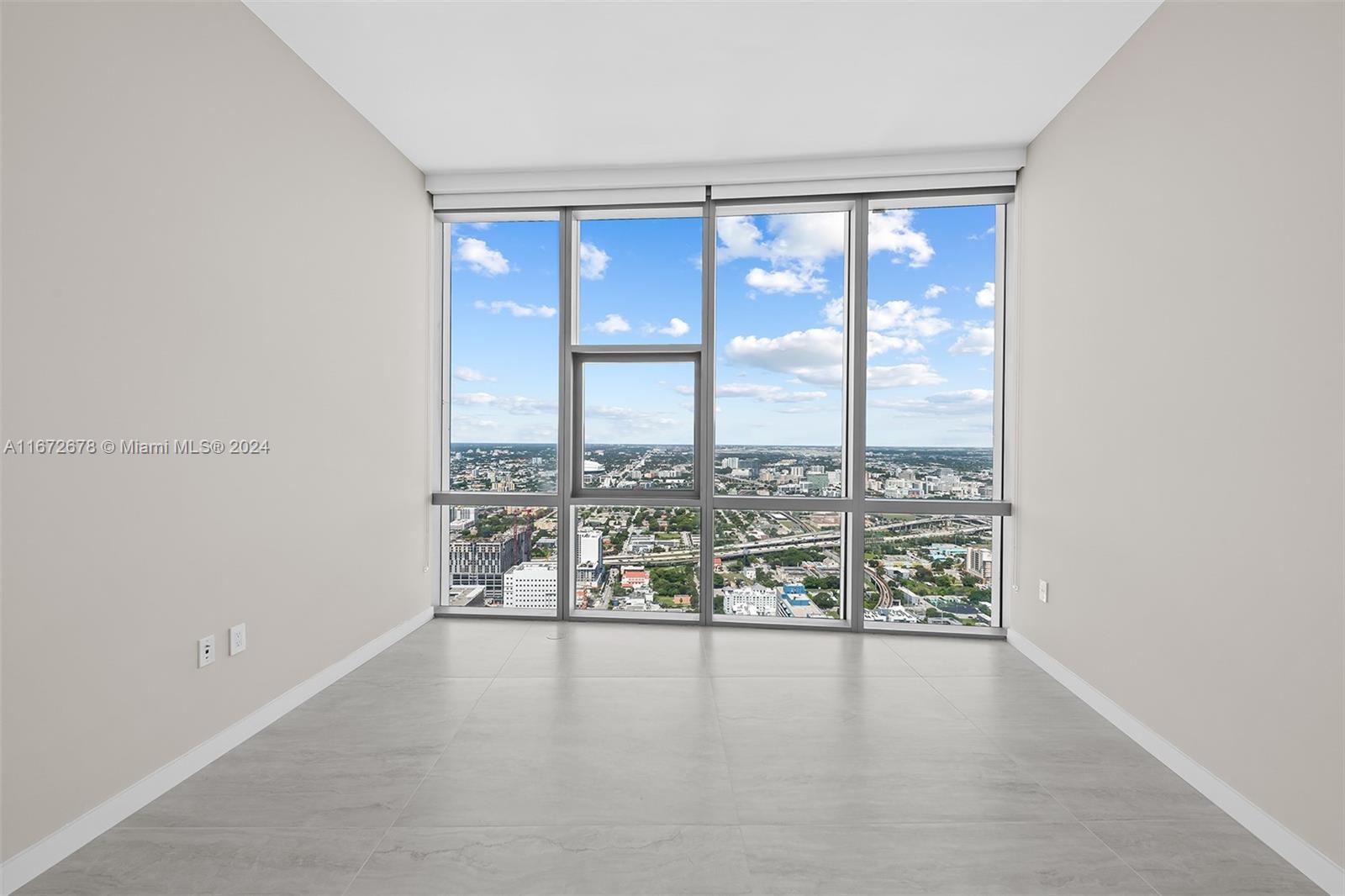PARAMOUNT MIAMI WORLDCENT - Residential