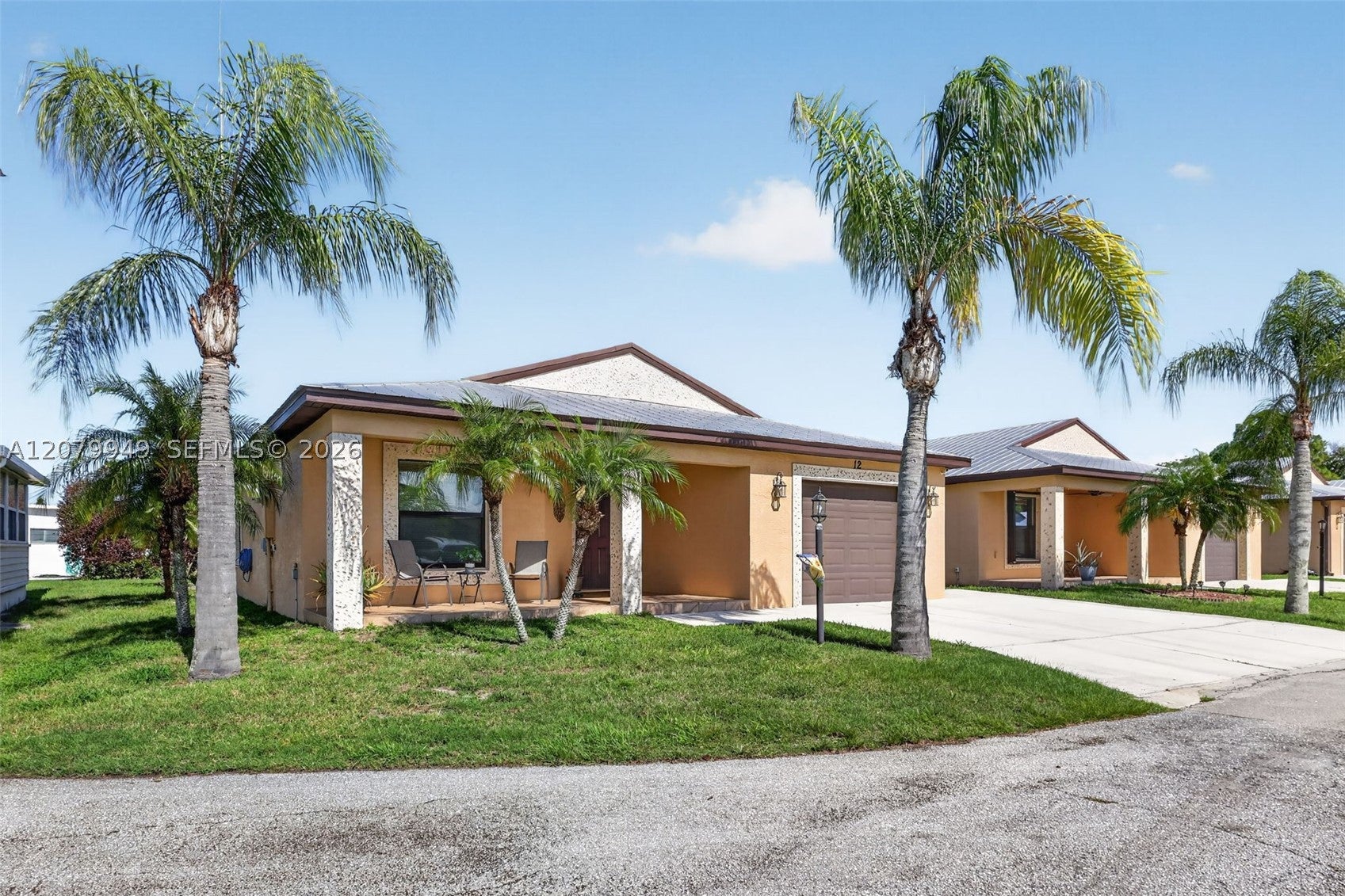 12 Barcelona Ln
