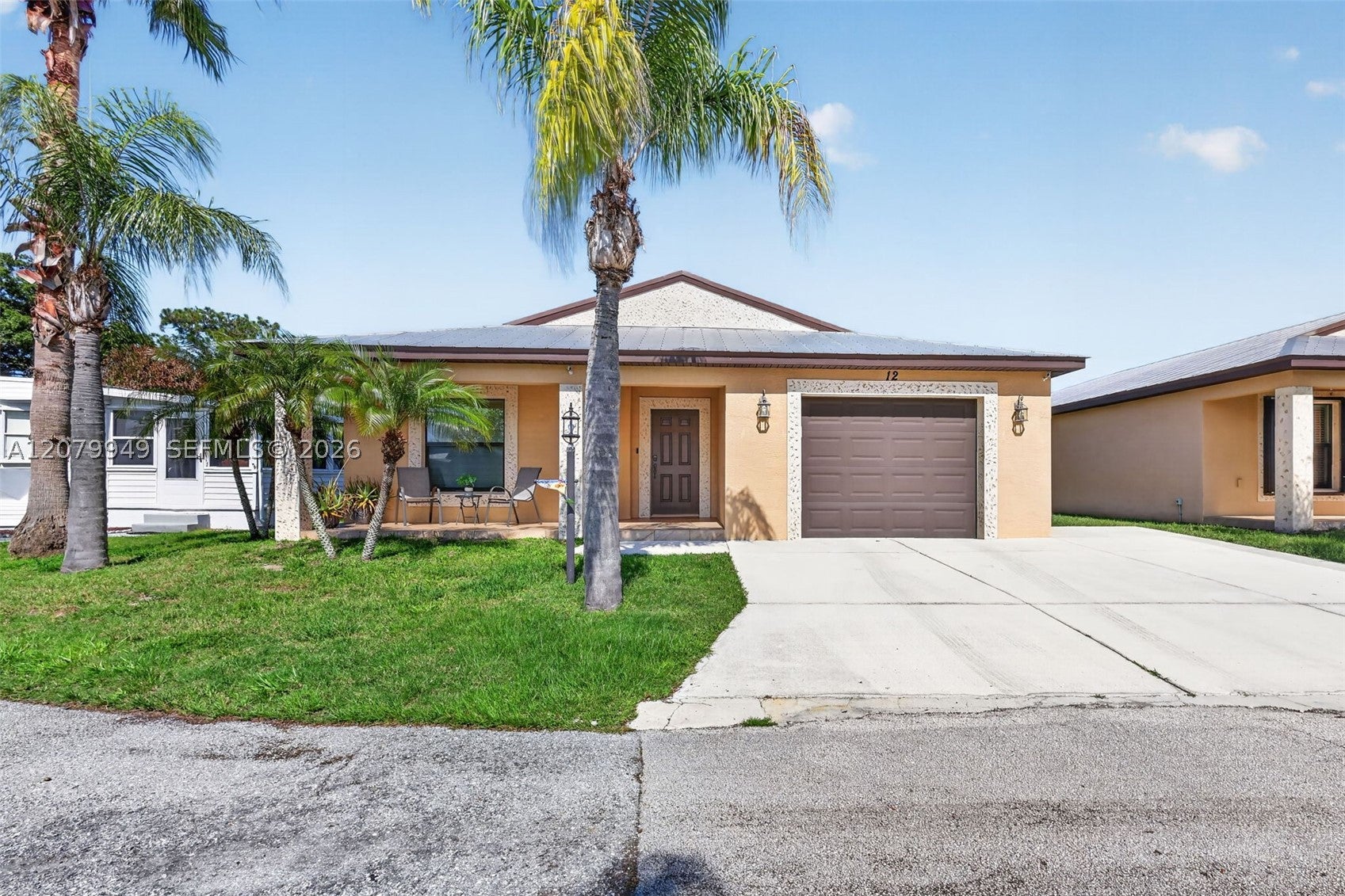 12 Barcelona Ln