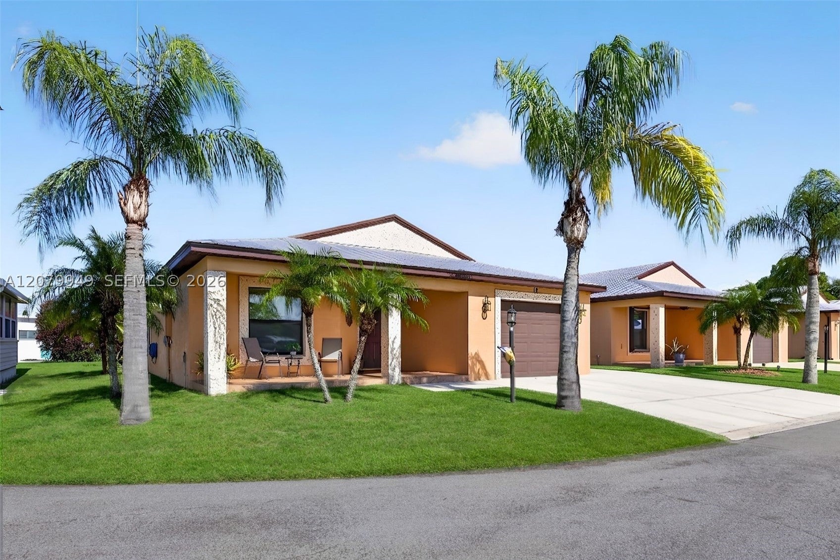 12 Barcelona Ln