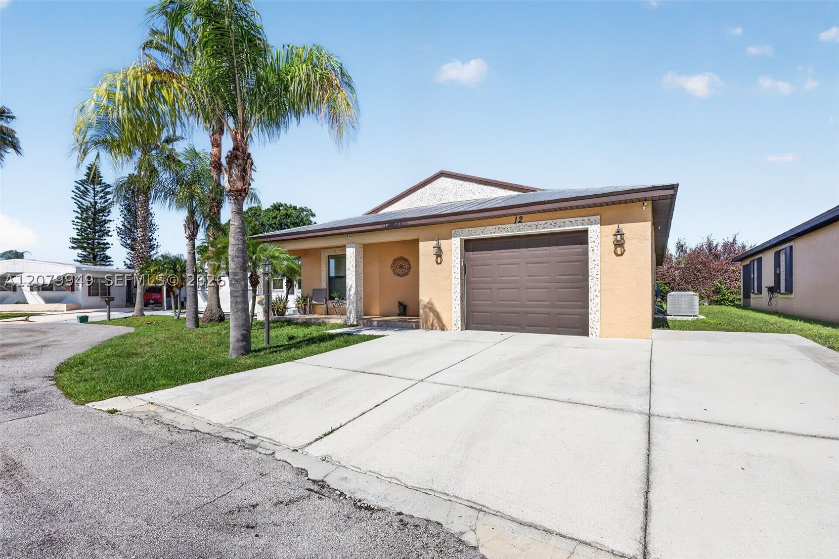 12 Barcelona Ln