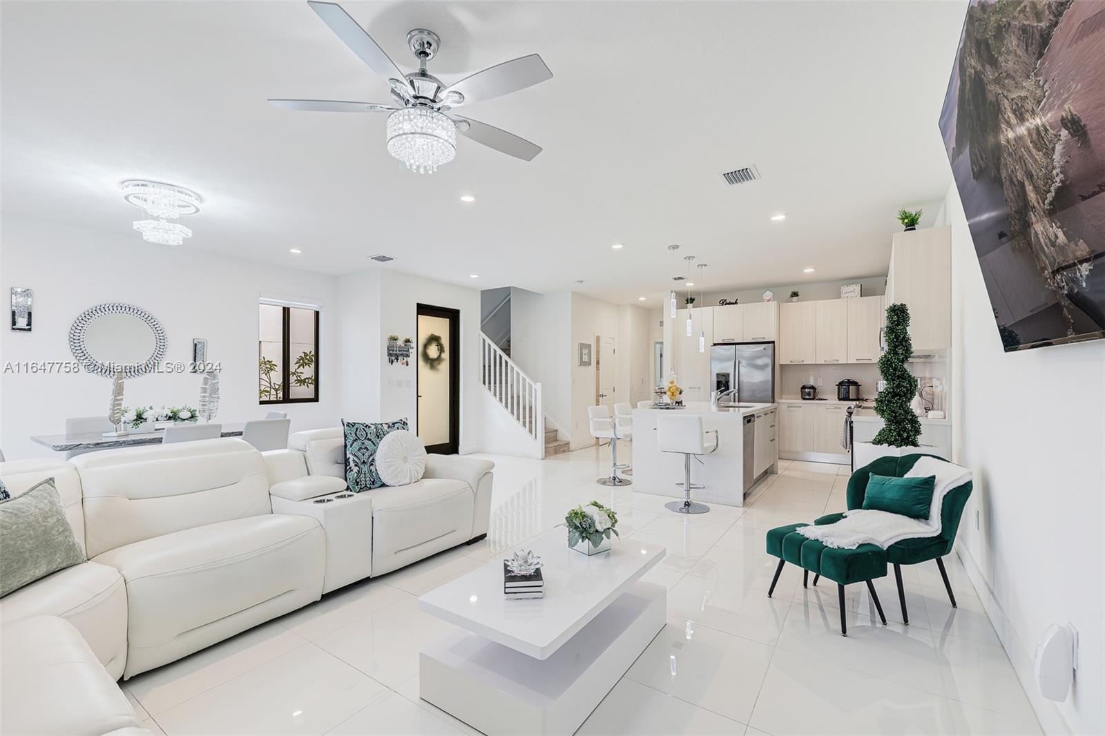 CENTURY GARDENS SOUTH - Residential