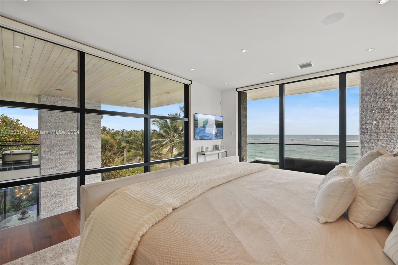 HILLSBORO SHORES SEC - Residential