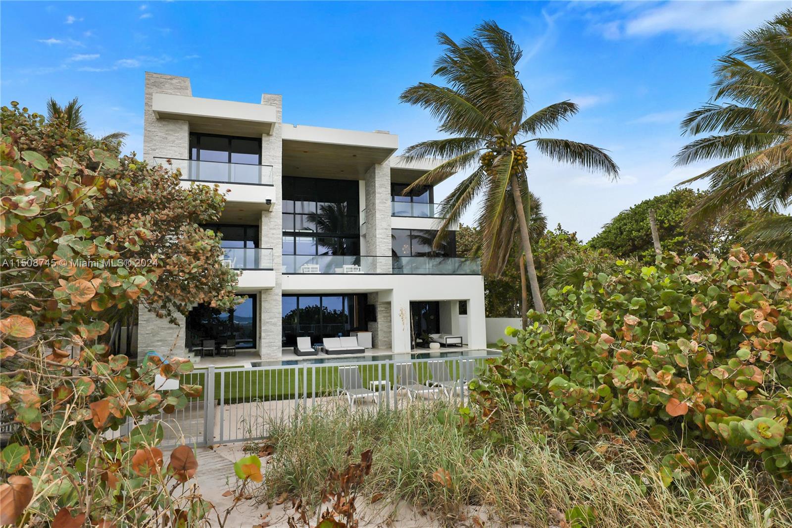 HILLSBORO SHORES SEC - Residential