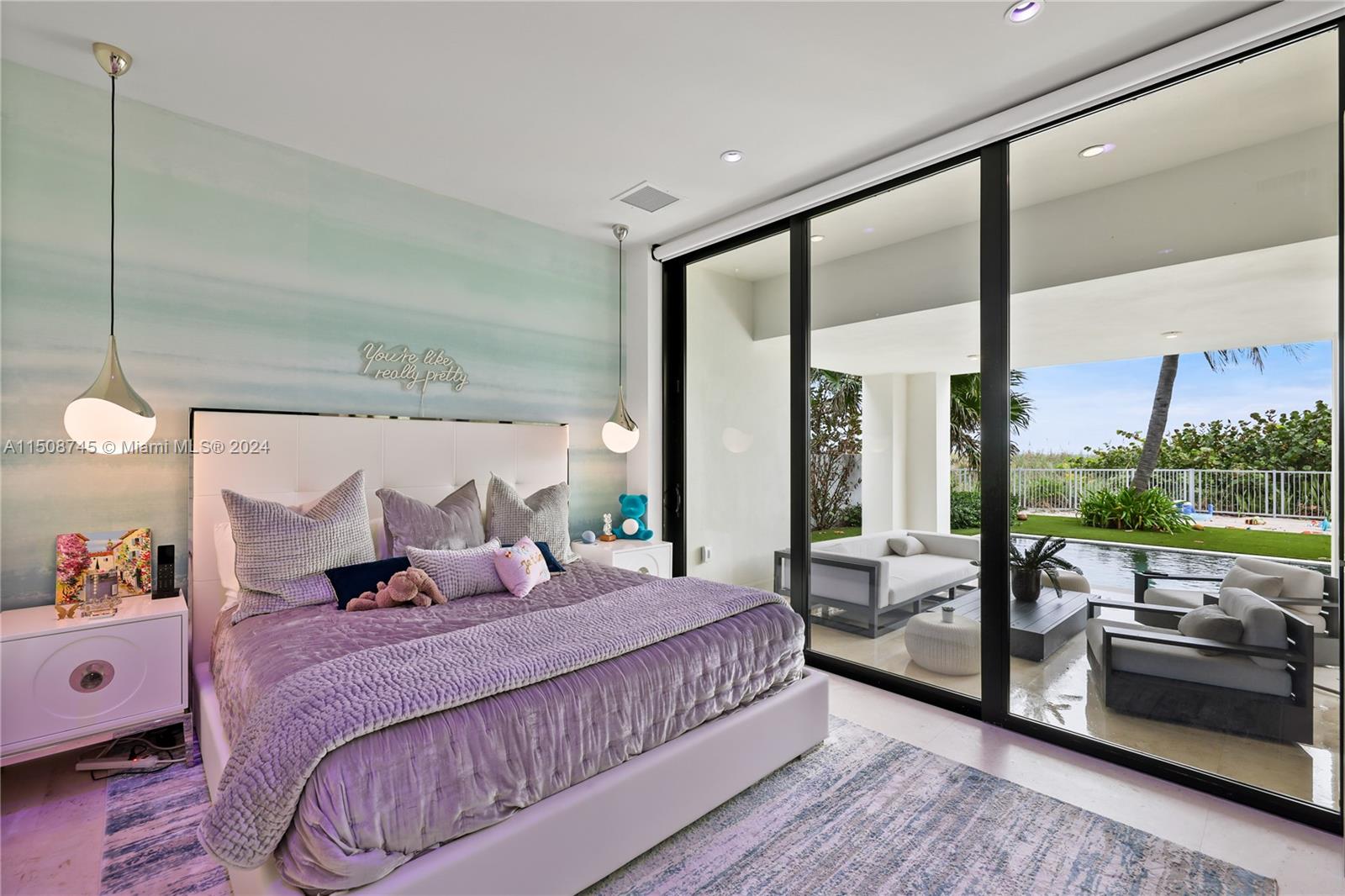 HILLSBORO SHORES SEC - Residential