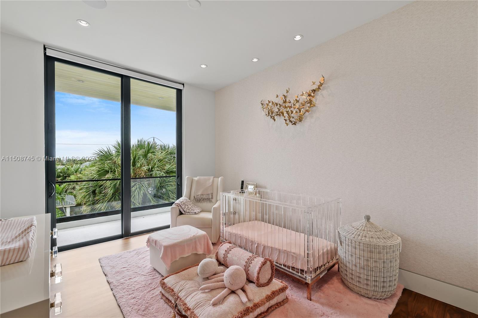 HILLSBORO SHORES SEC - Residential