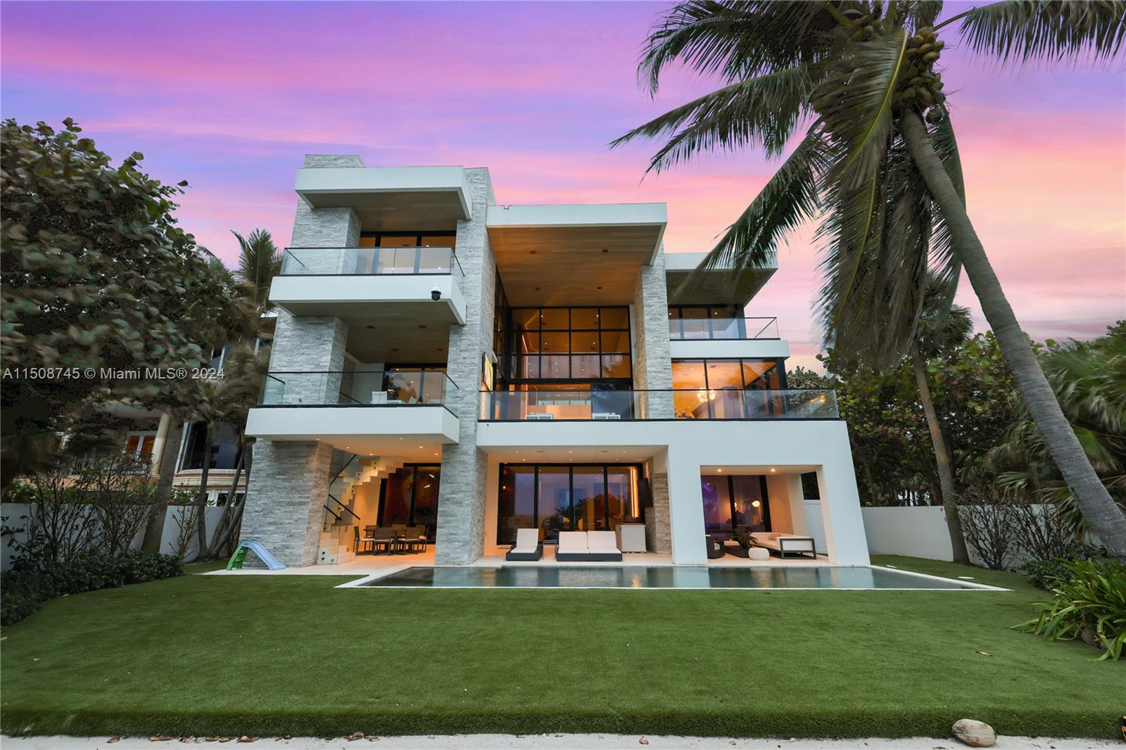 HILLSBORO SHORES SEC - Residential