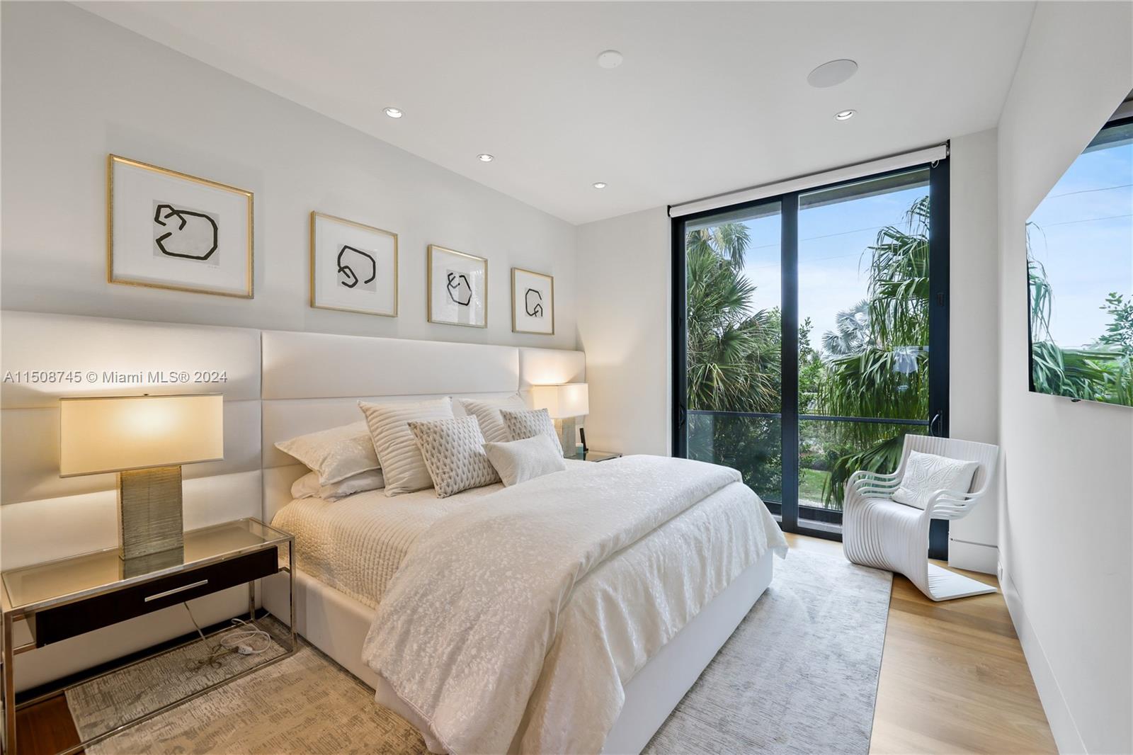 HILLSBORO SHORES SEC - Residential