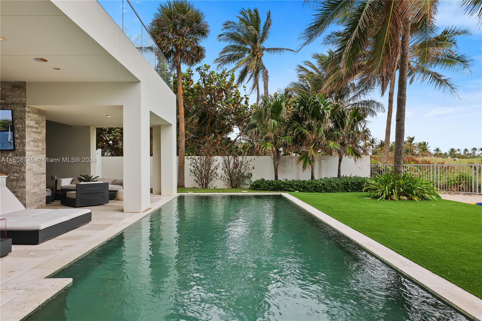HILLSBORO SHORES SEC - Residential