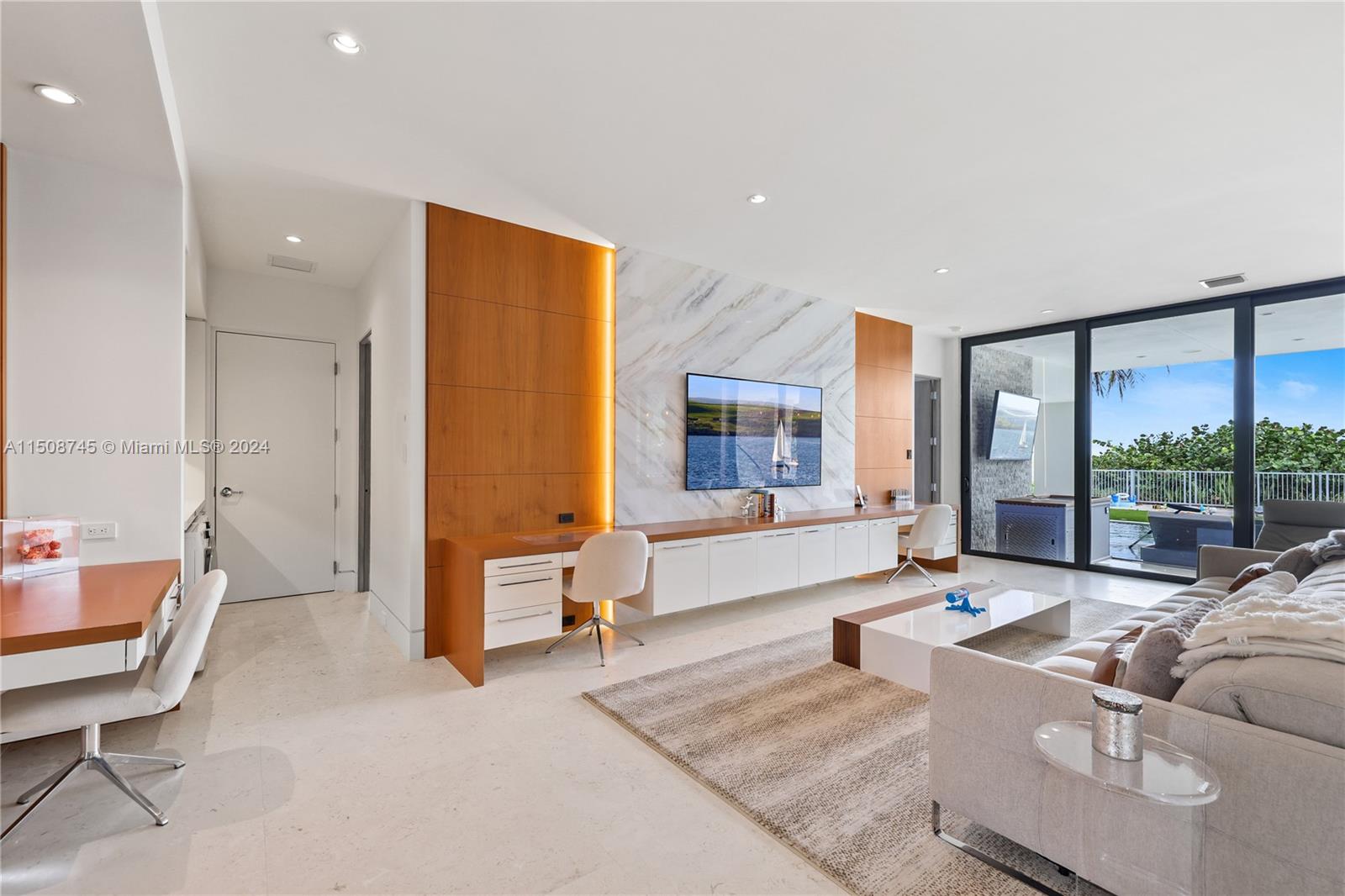 HILLSBORO SHORES SEC - Residential