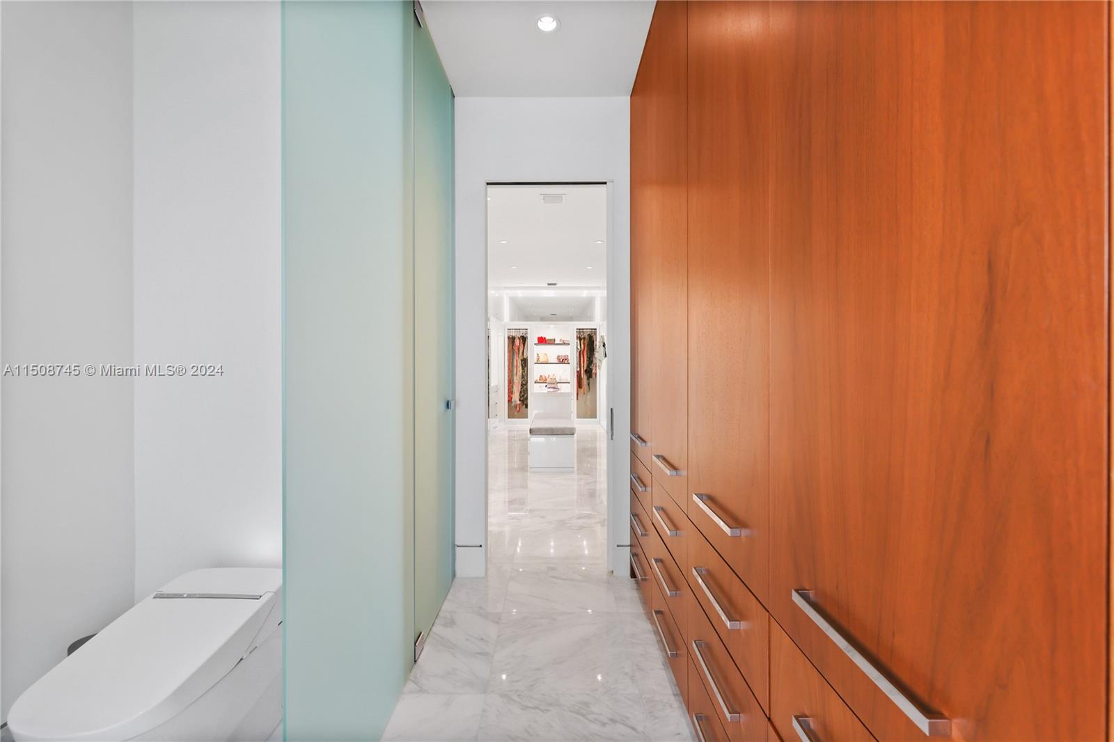 HILLSBORO SHORES SEC - Residential