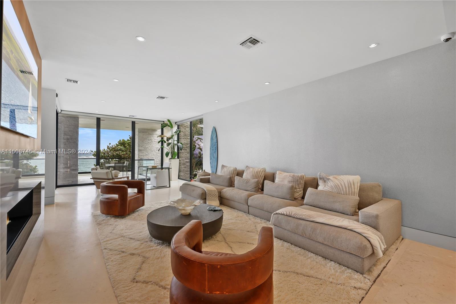 HILLSBORO SHORES SEC - Residential