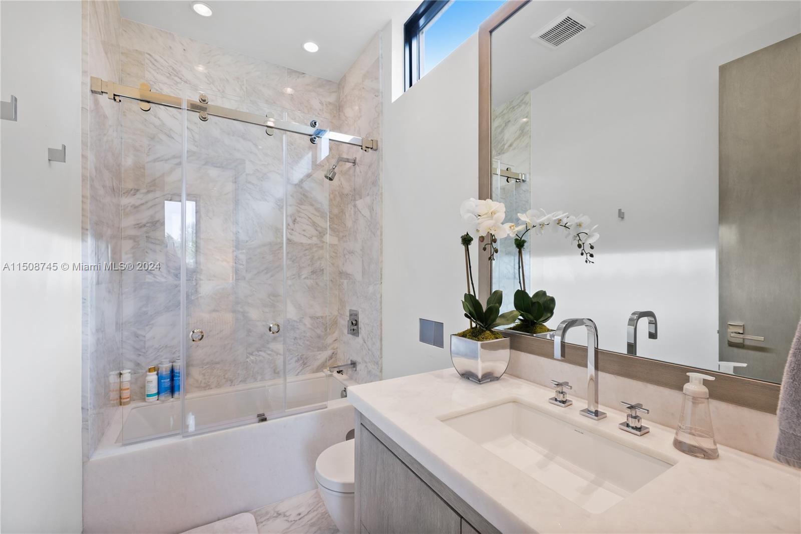 HILLSBORO SHORES SEC - Residential