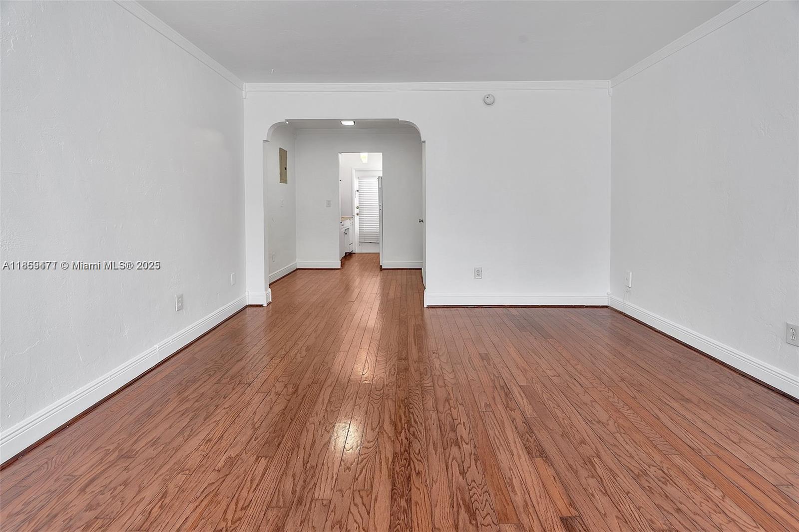 717 Espanola Way 211