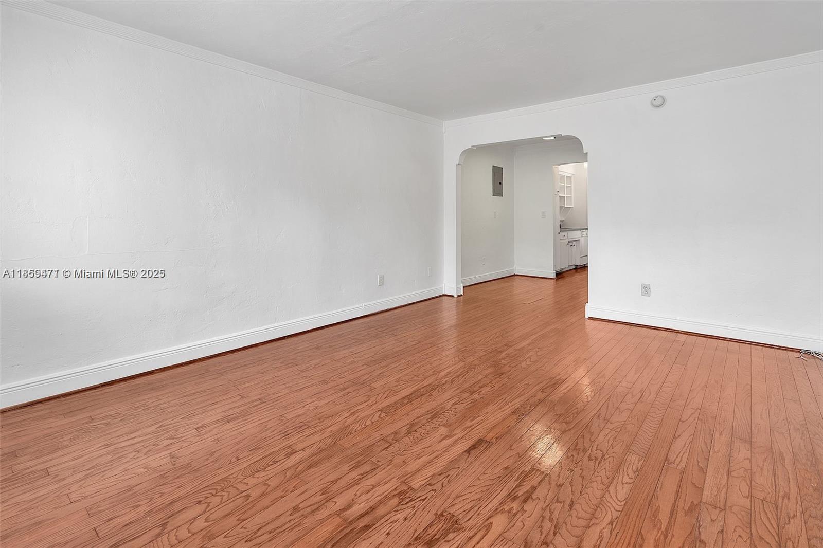 717 Espanola Way 211