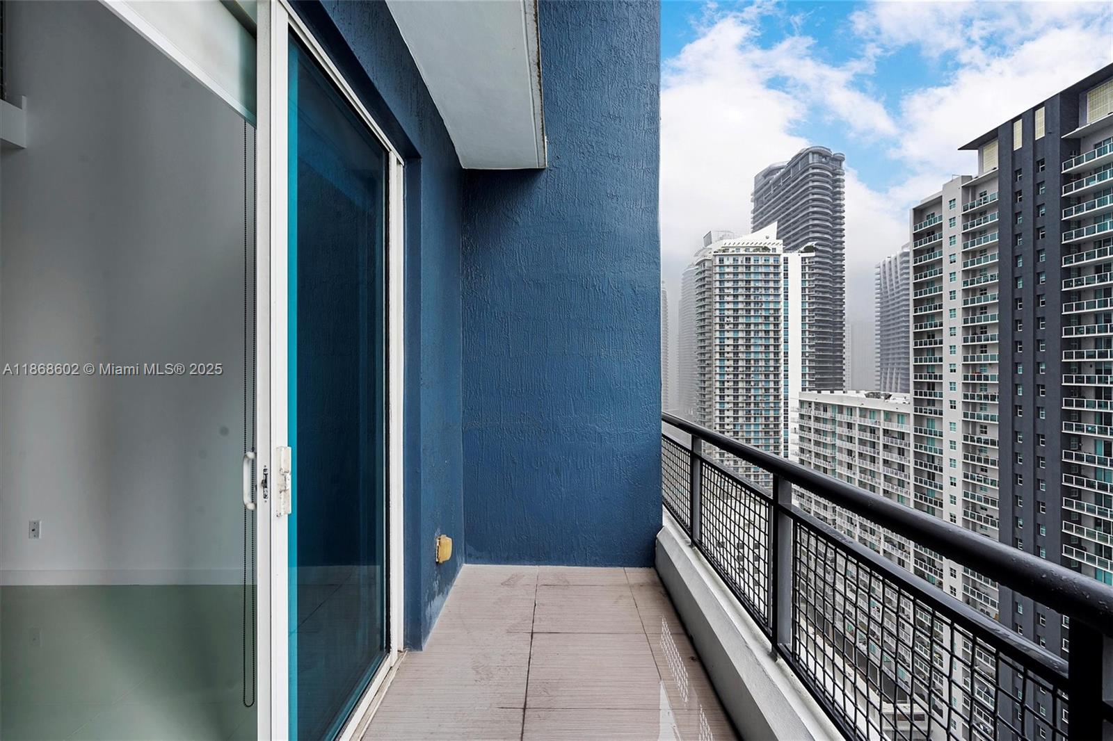 INFINITY AT BRICKELL COND - Residential
