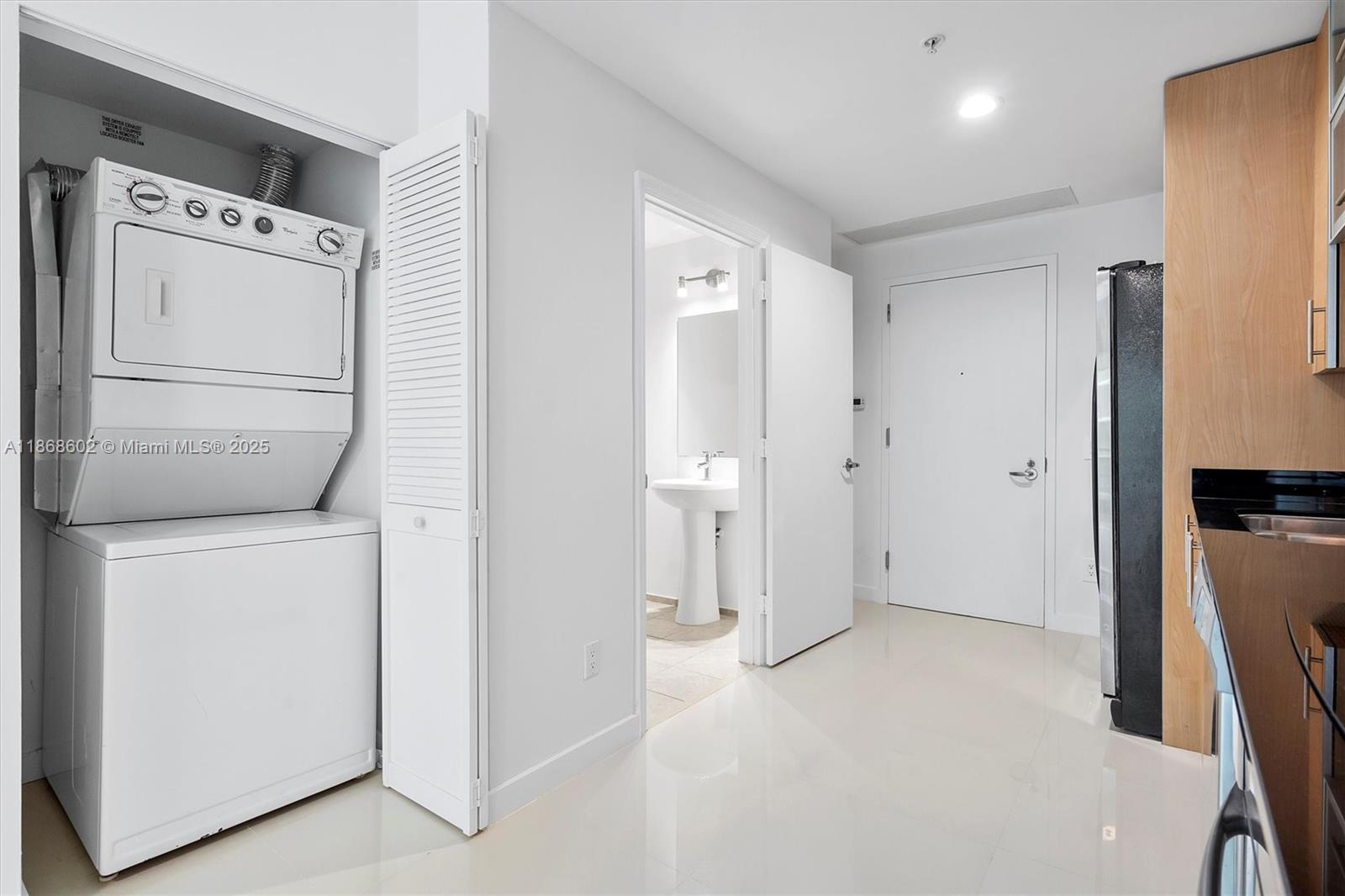 INFINITY AT BRICKELL COND - Residential