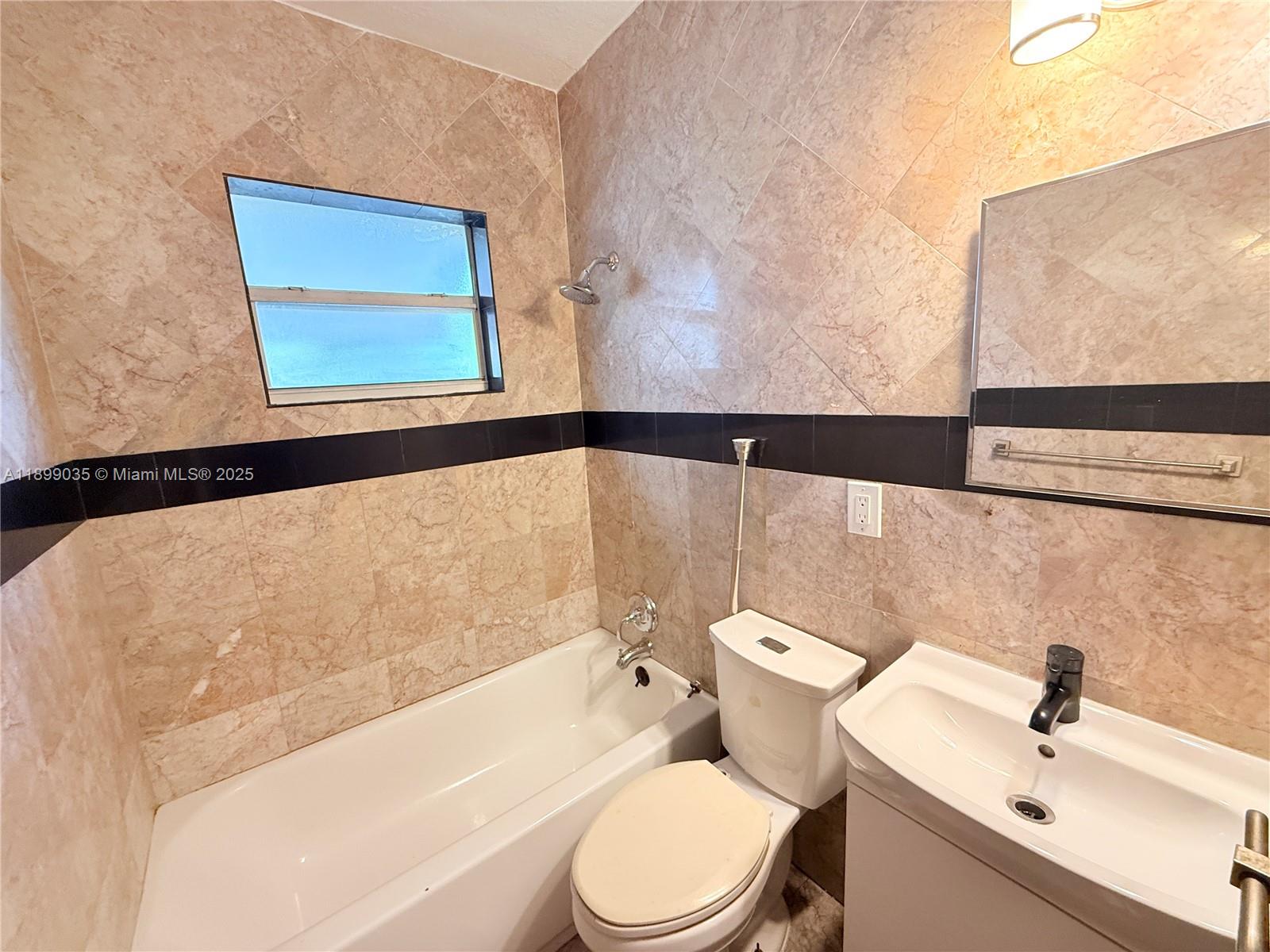 HOLLYWOOD PINES ESTATES - Residential Lease