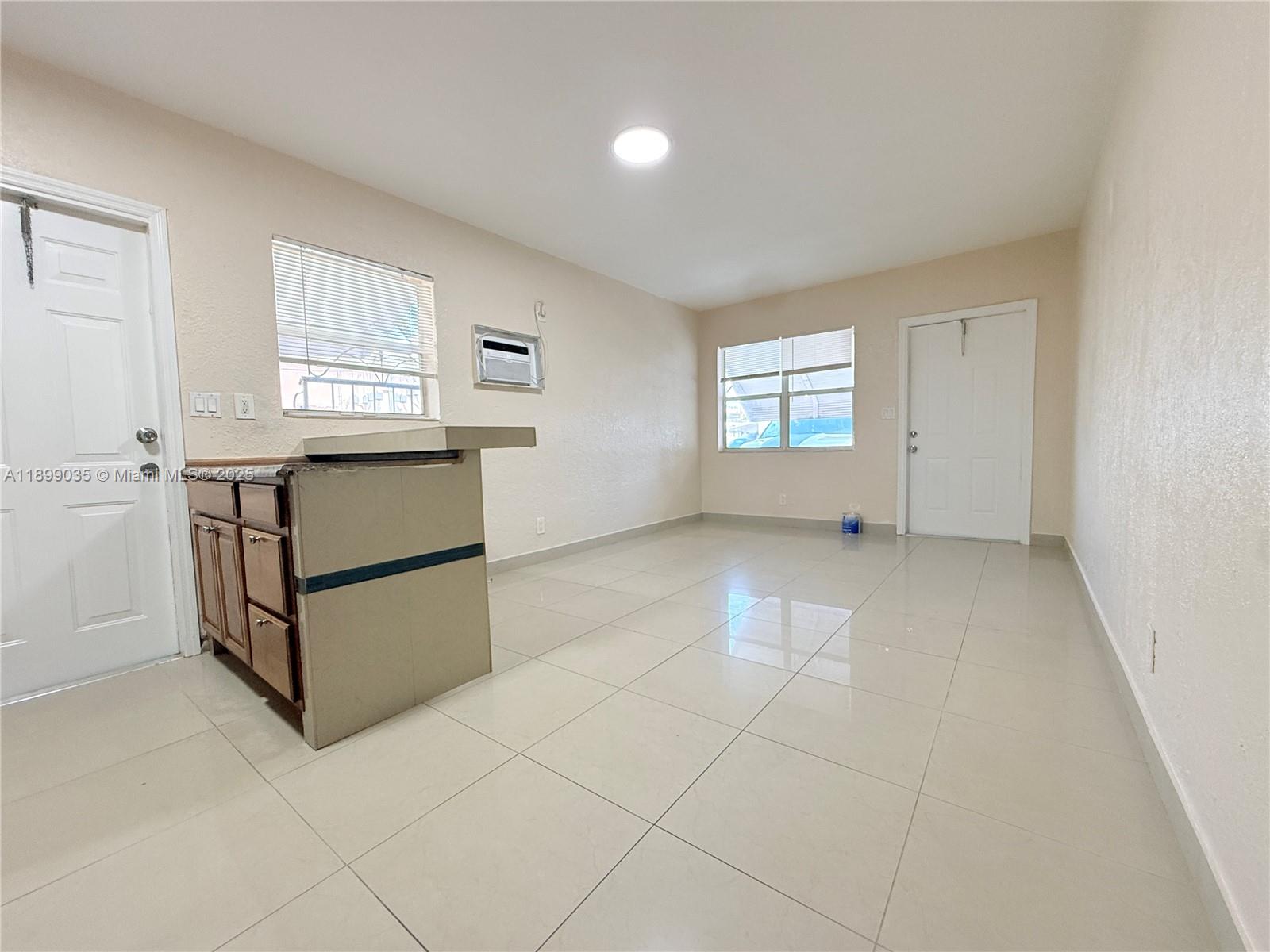 HOLLYWOOD PINES ESTATES - Residential Lease