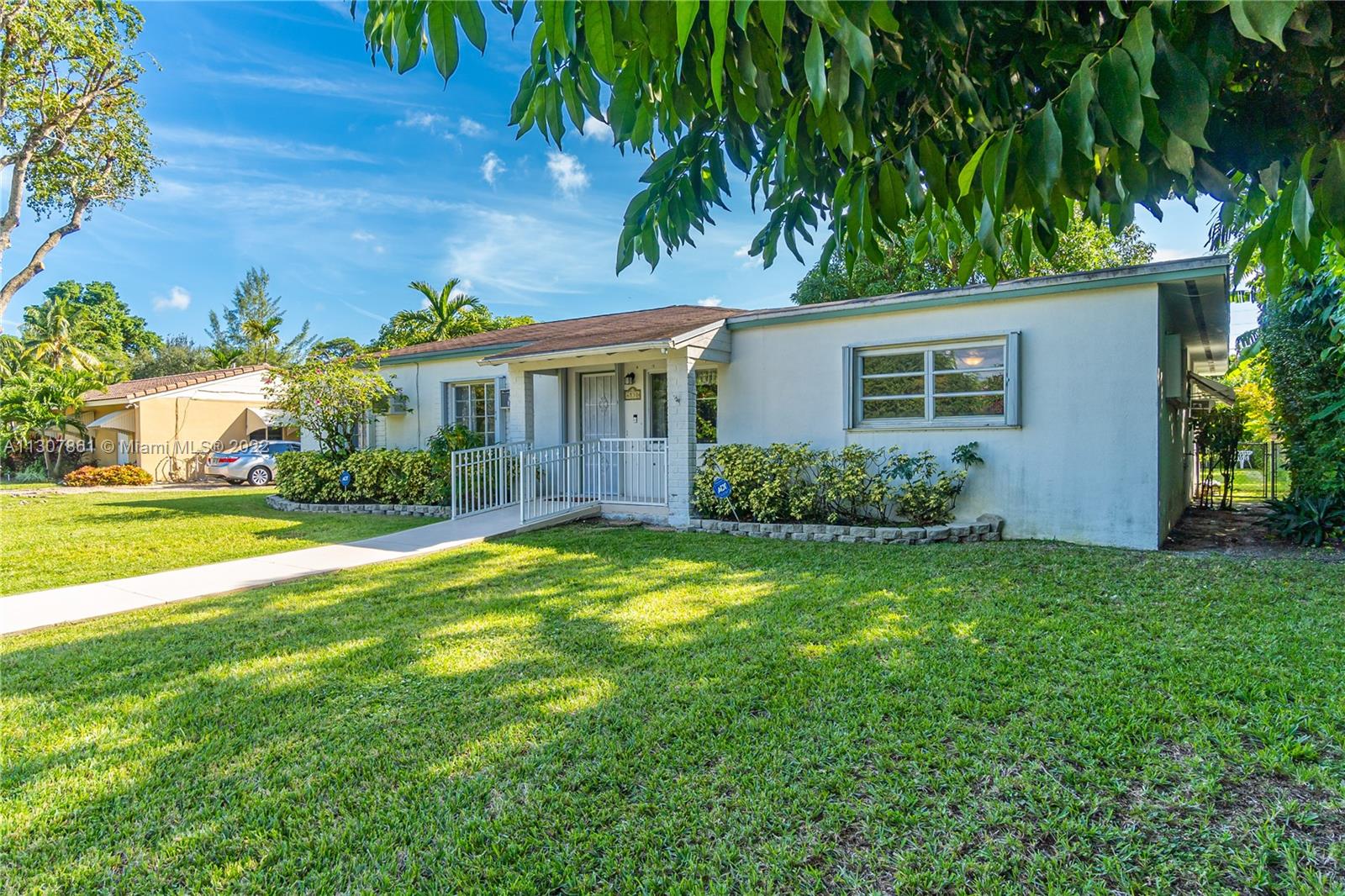 BIRD ROAD TERRACE - Residential