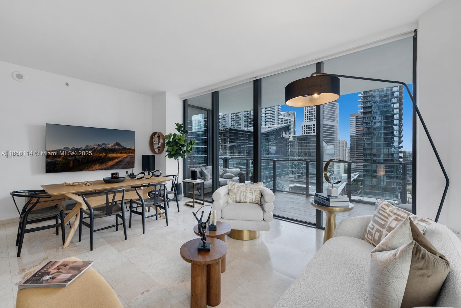 88 SW 7th 1401