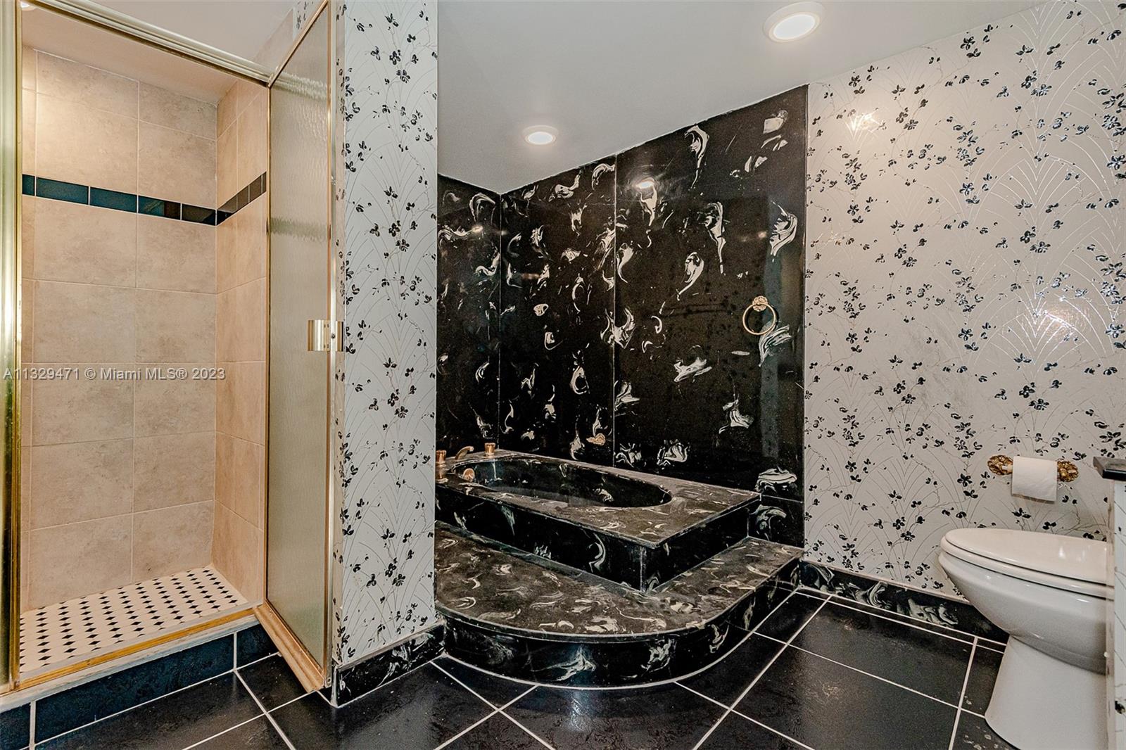 Photo 14 of 20 of 1833 S Ocean Dr 201 condo