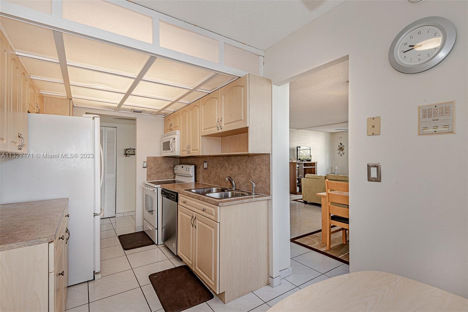 Photo 6 of 20 of 1833 S Ocean Dr 201 condo