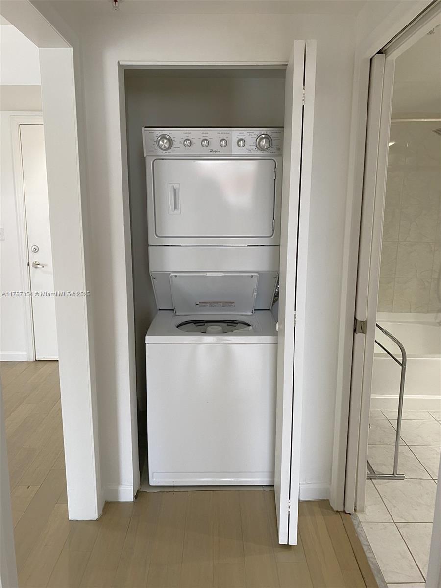 VENTURE AT AVENTURA EAST - Residential