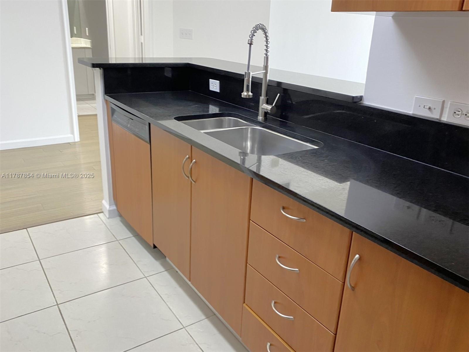 VENTURE AT AVENTURA EAST - Residential