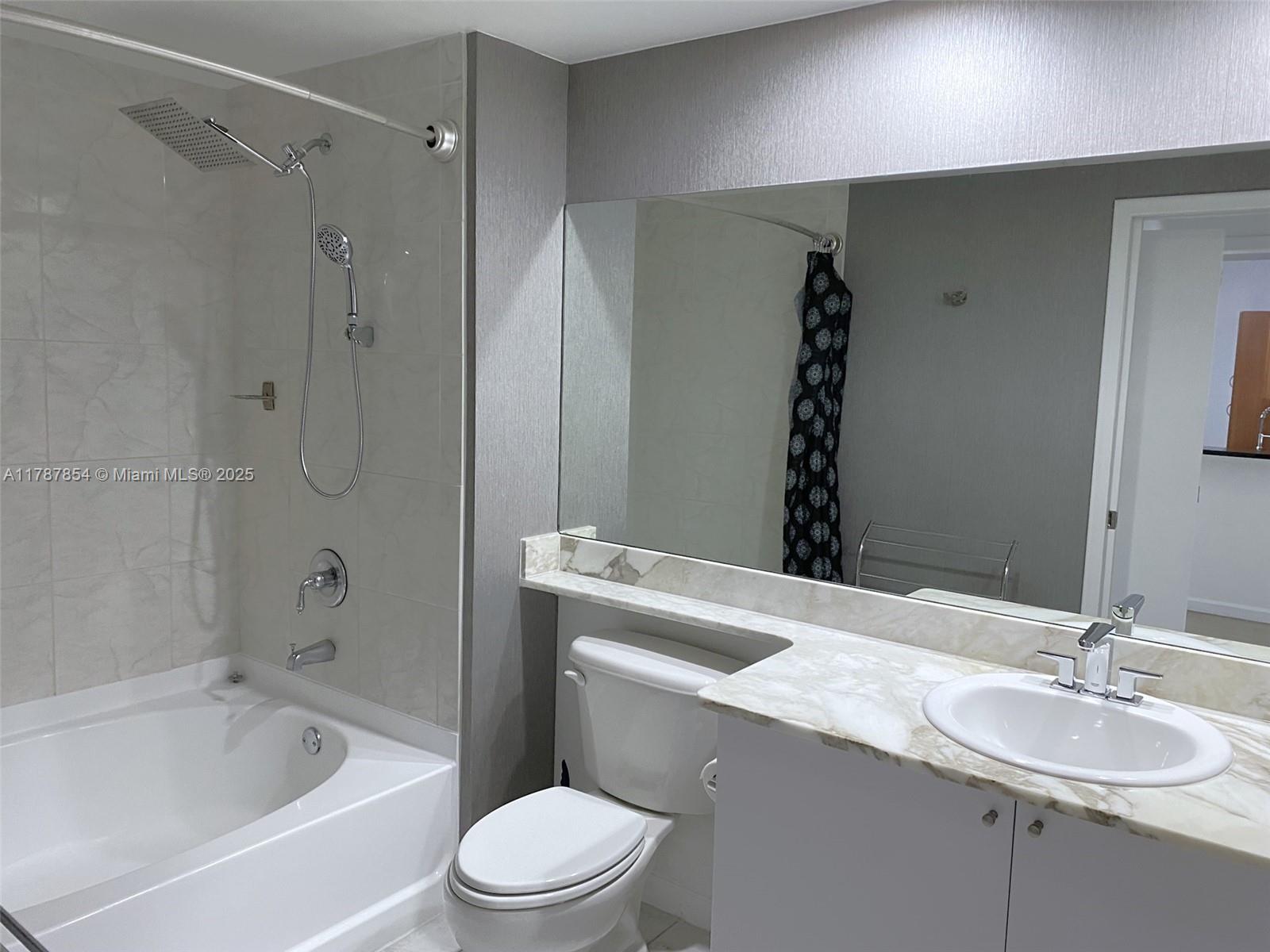 VENTURE AT AVENTURA EAST - Residential