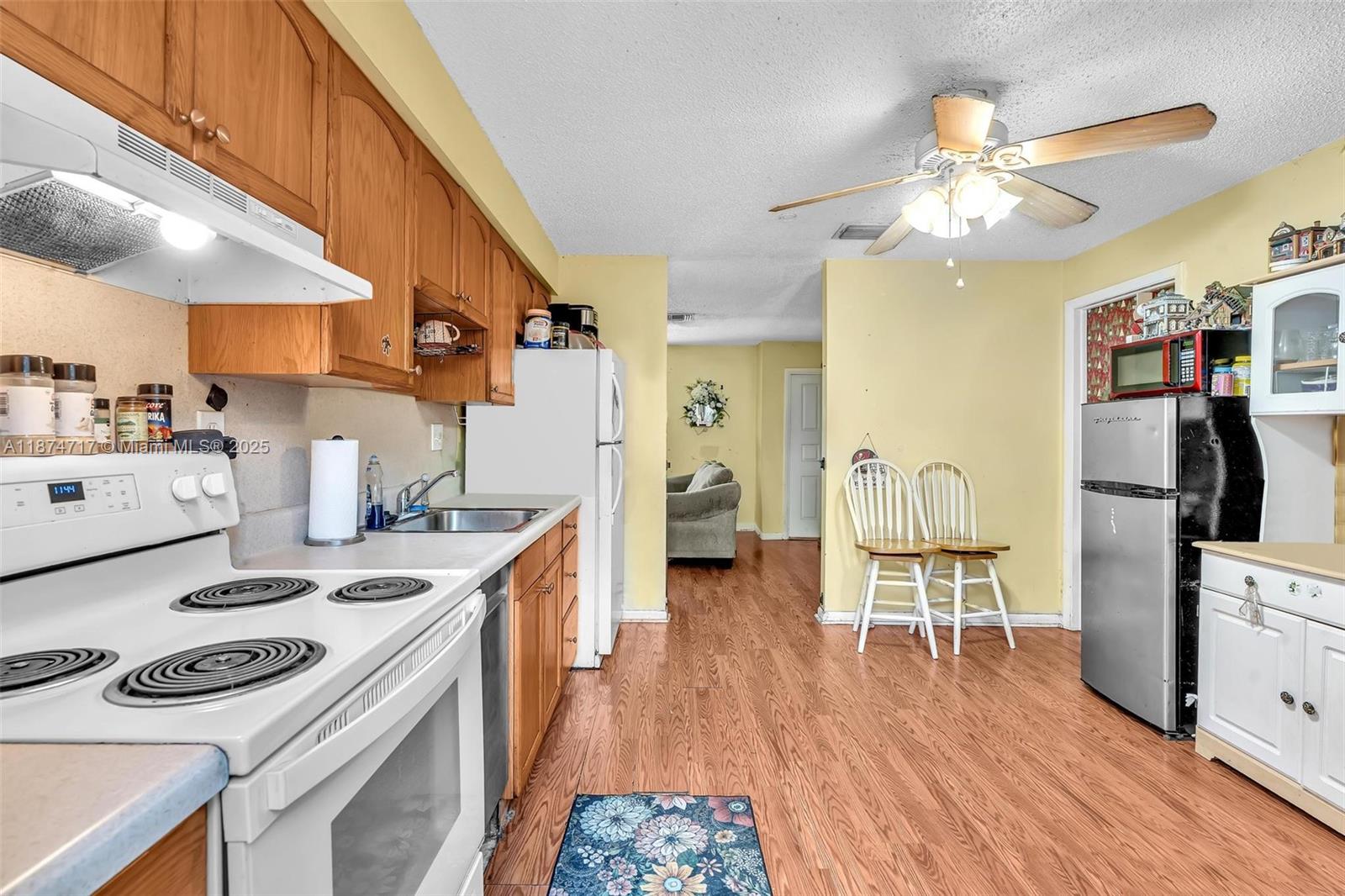 LAUDERDALE - Residential Income