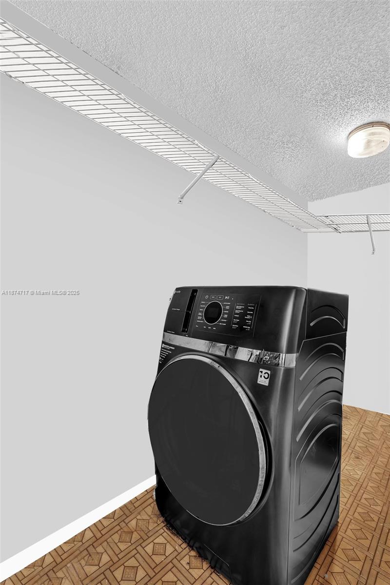 LAUDERDALE - Residential Income