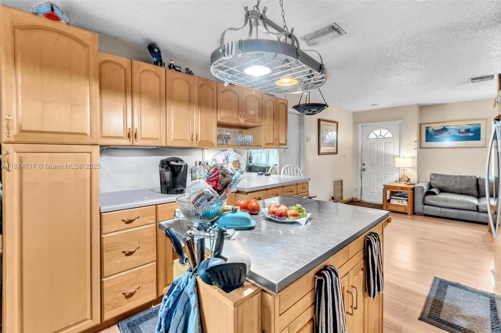 LAUDERDALE - Residential Income