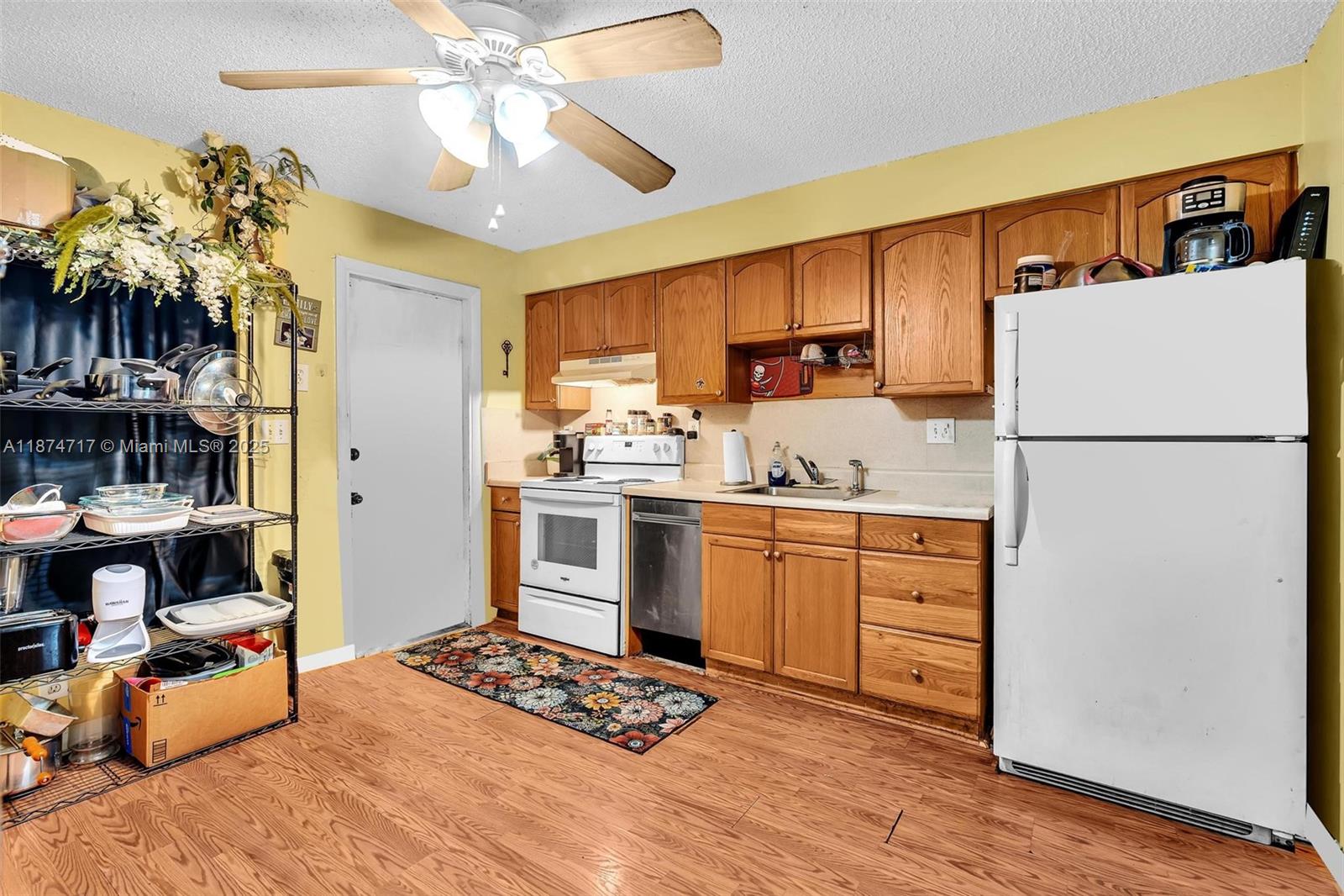 LAUDERDALE - Residential Income