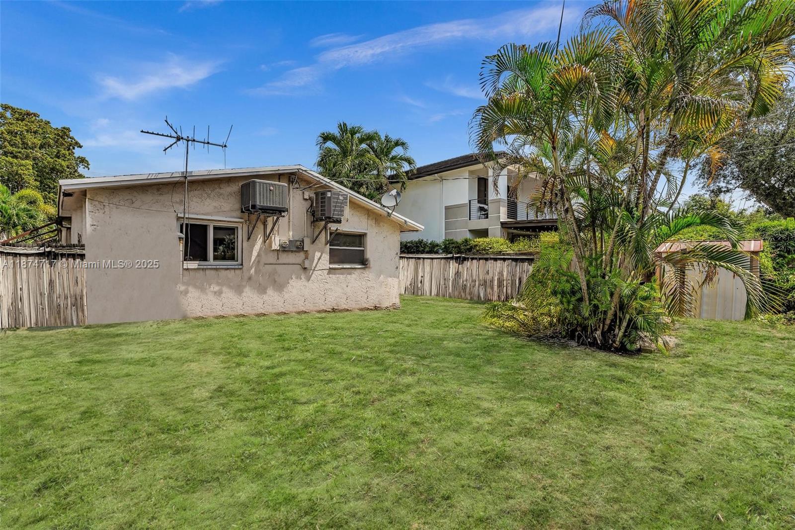 LAUDERDALE - Residential Income