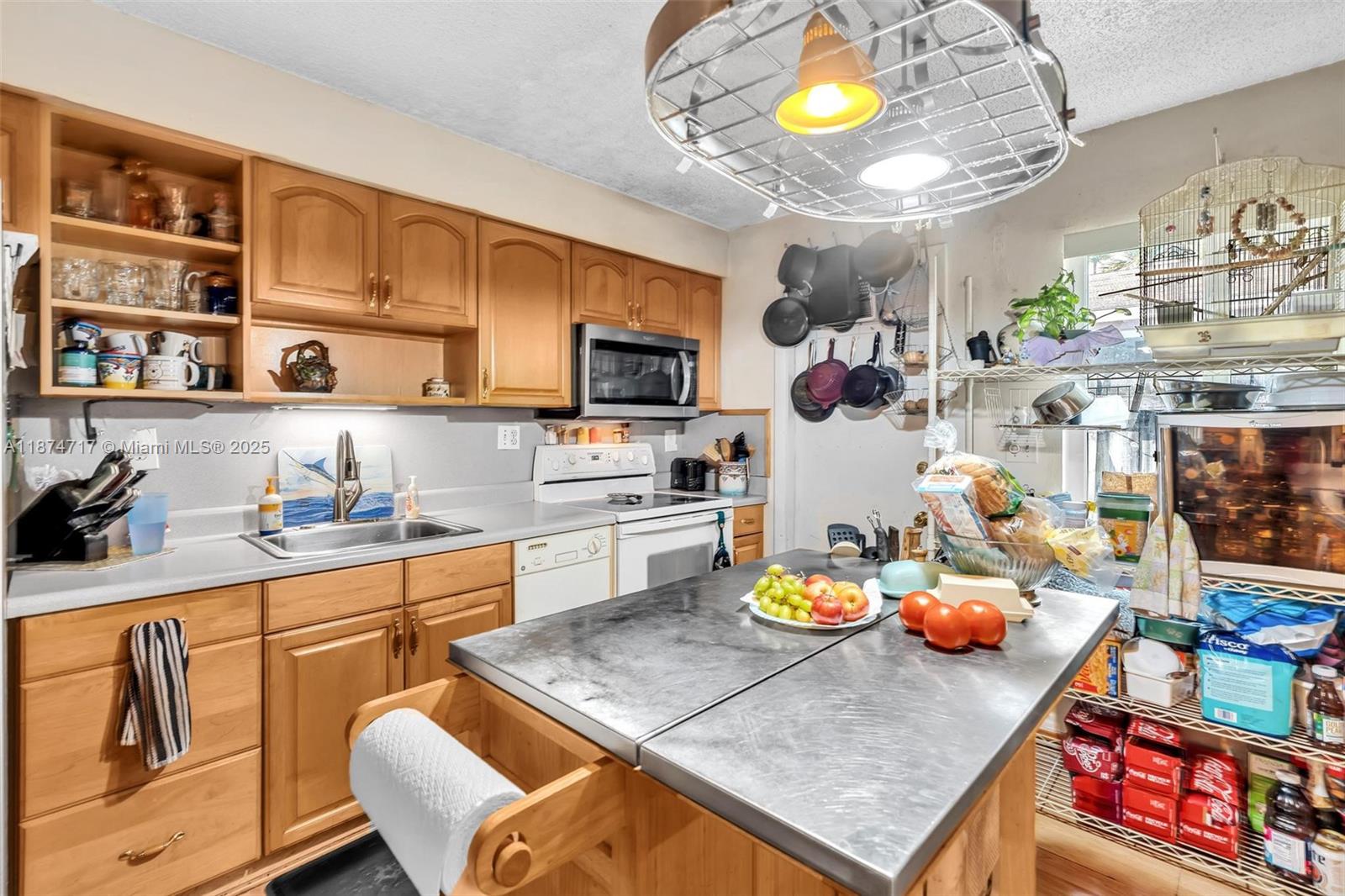 LAUDERDALE - Residential Income