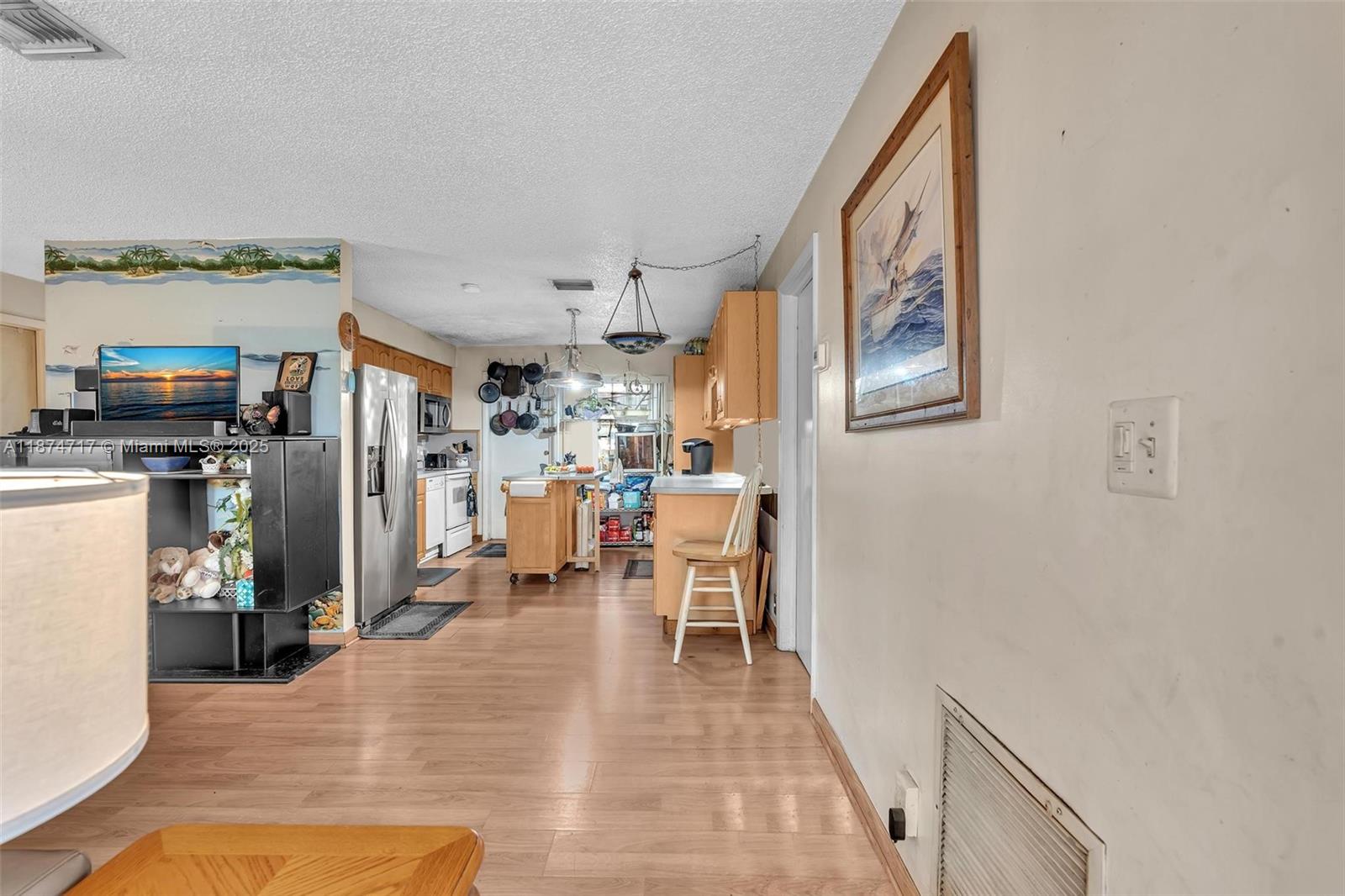 LAUDERDALE - Residential Income