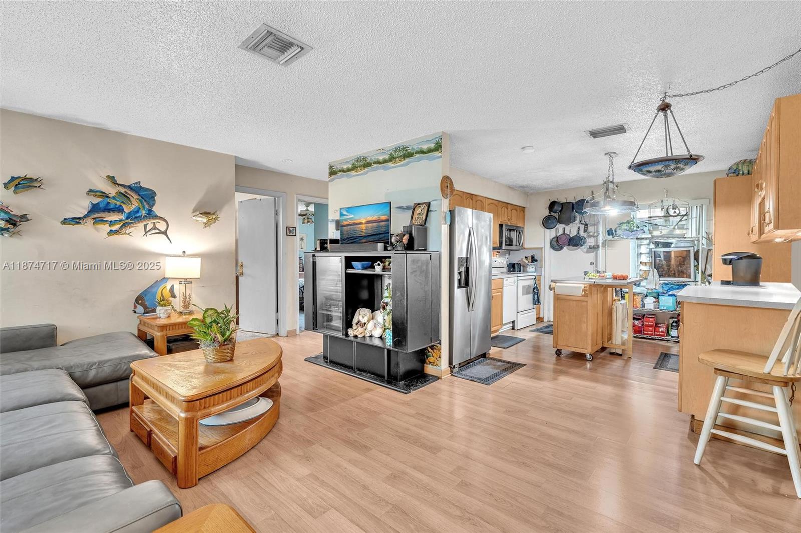 LAUDERDALE - Residential Income