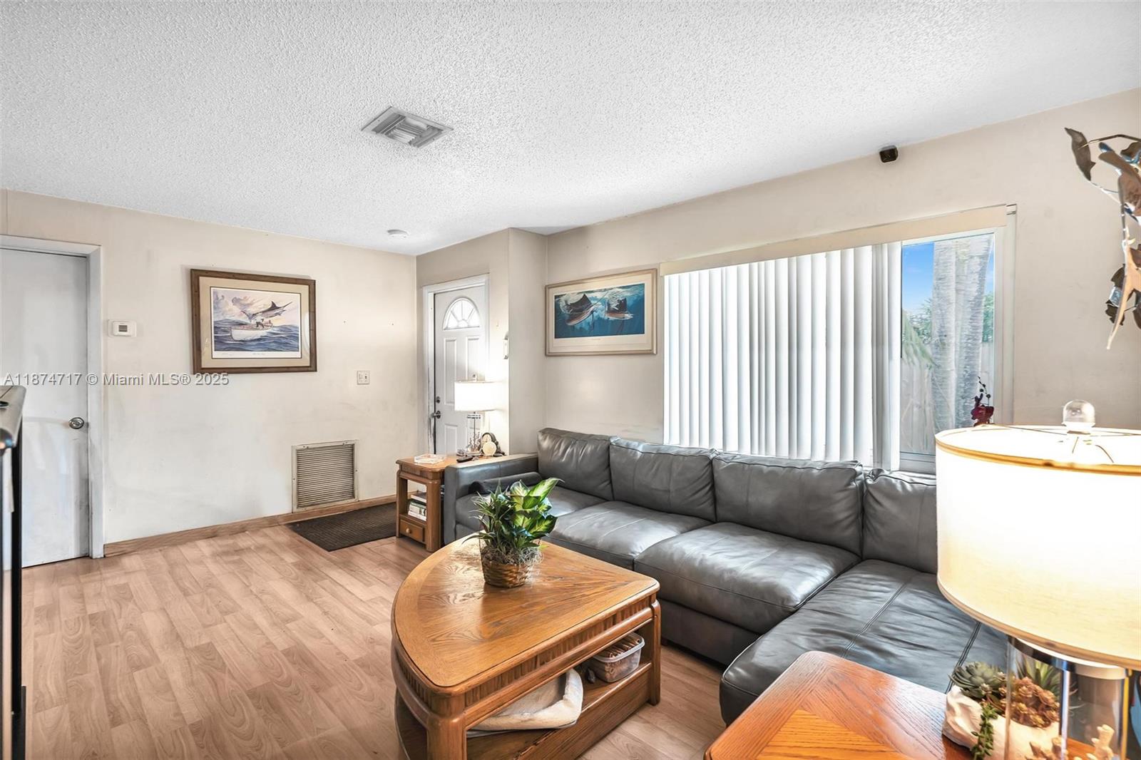 LAUDERDALE - Residential Income