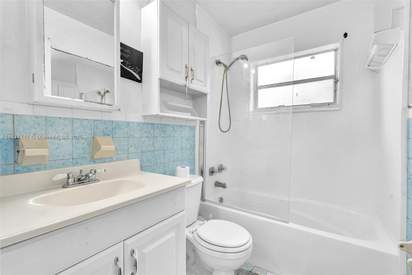 LAUDERDALE - Residential Income