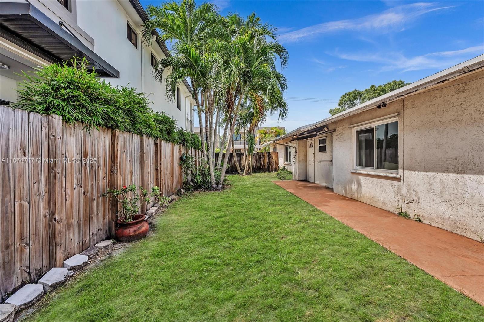 LAUDERDALE - Residential Income