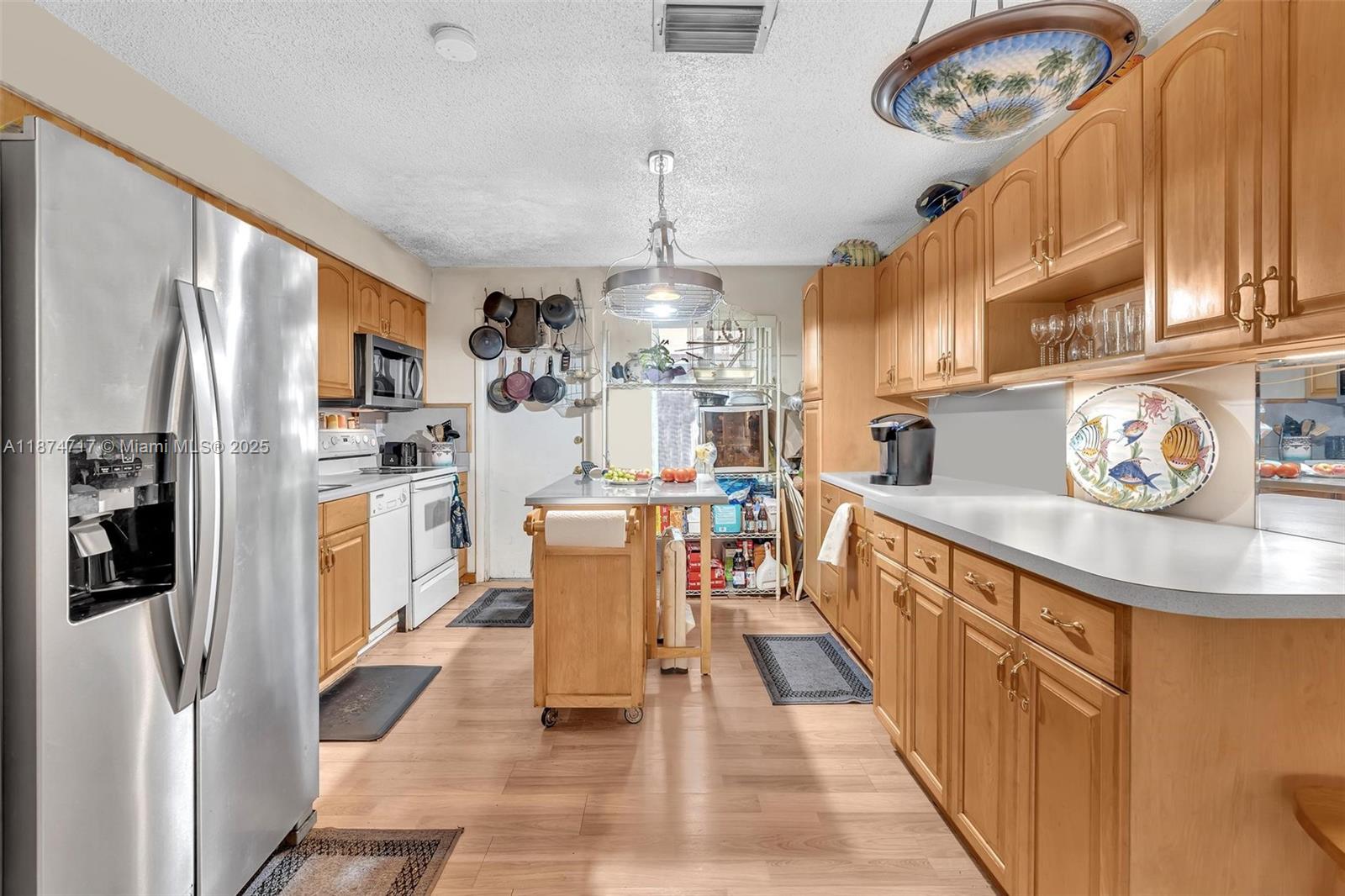 LAUDERDALE - Residential Income