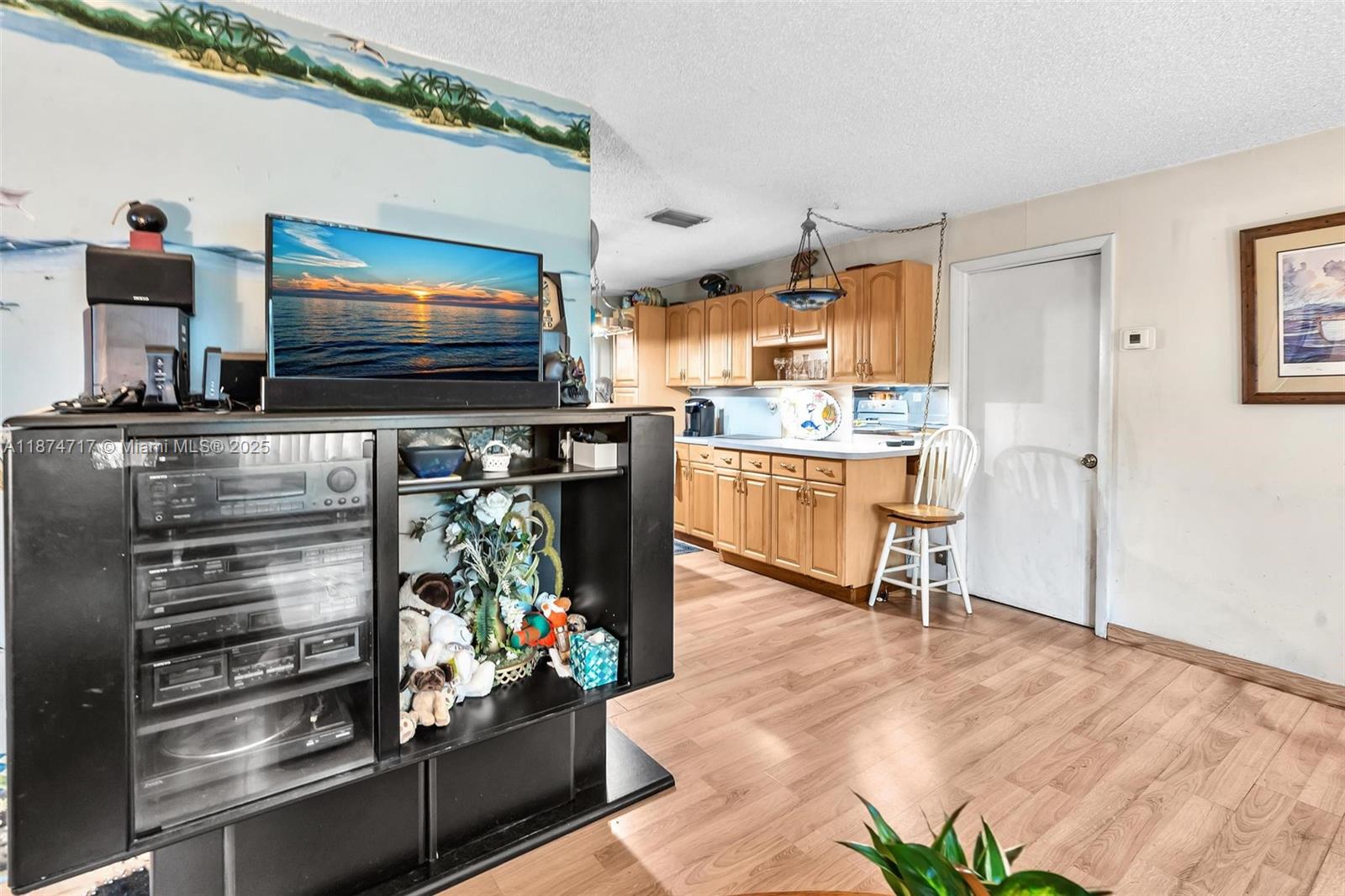 LAUDERDALE - Residential Income