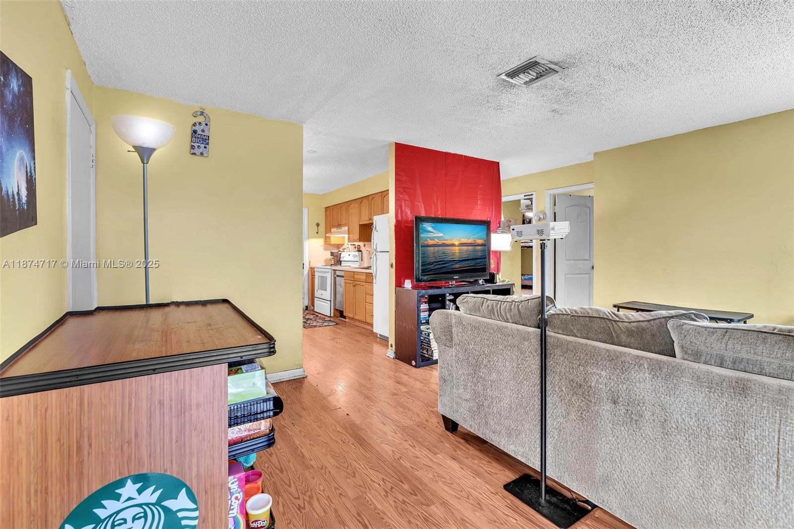 LAUDERDALE - Residential Income