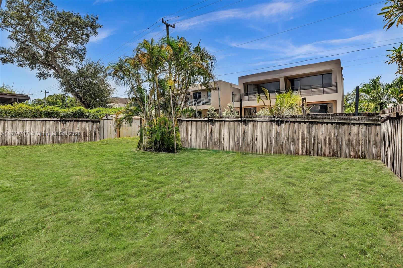 LAUDERDALE - Residential Income