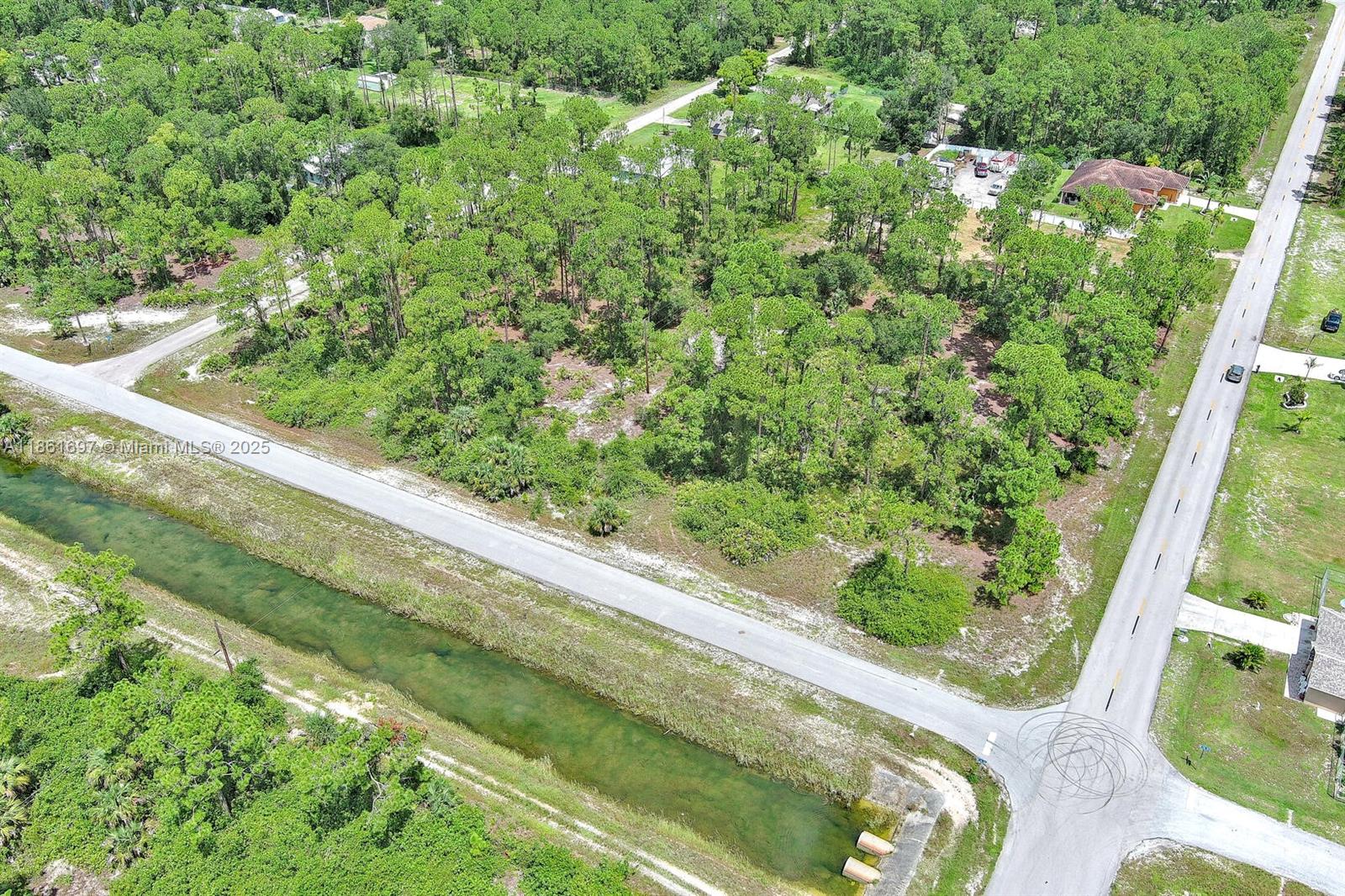 LEHIGH ACRES - Land